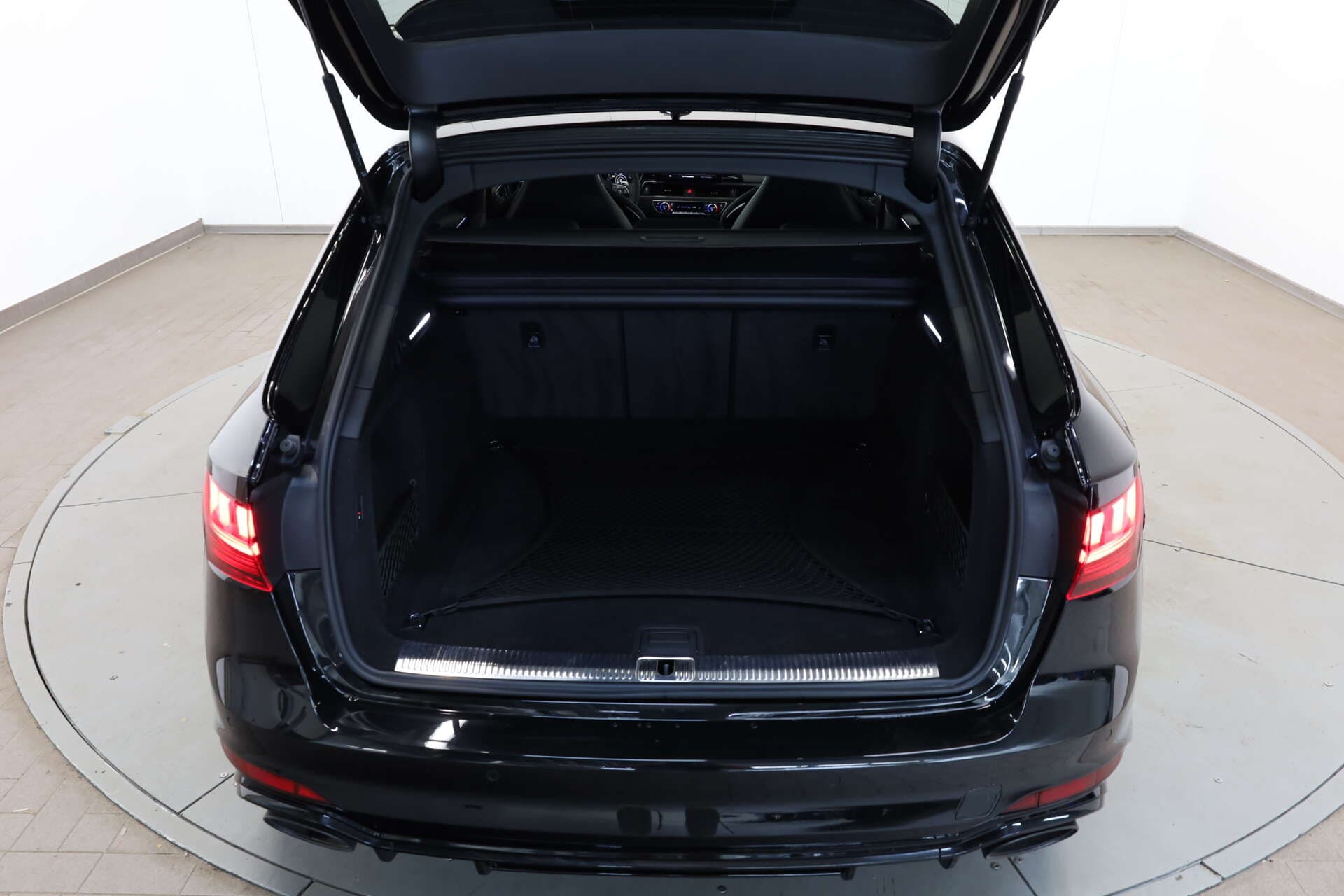AUDI RS4 Avant, photo 11 sur 17