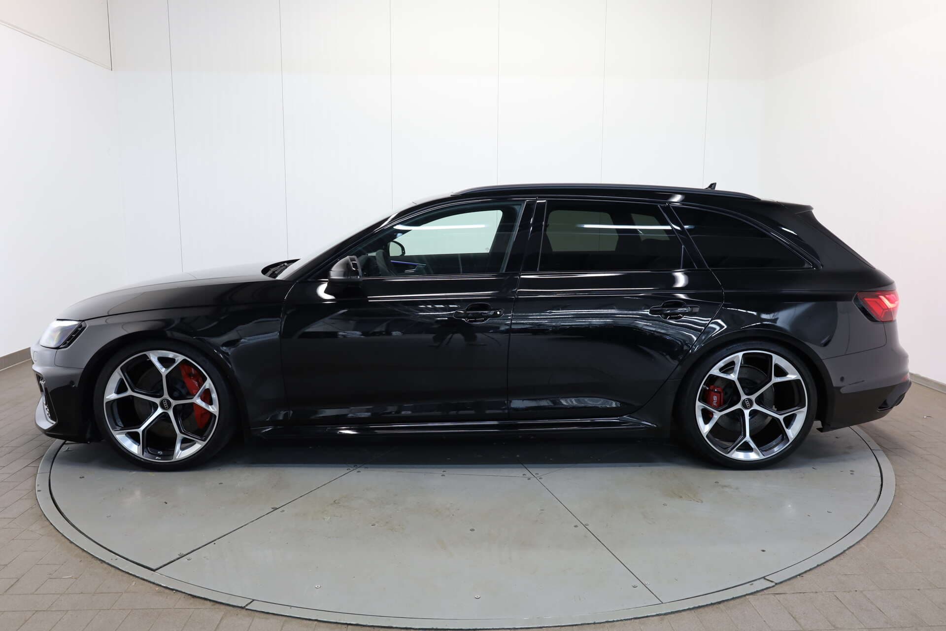 AUDI RS4 Avant, photo 4 sur 17