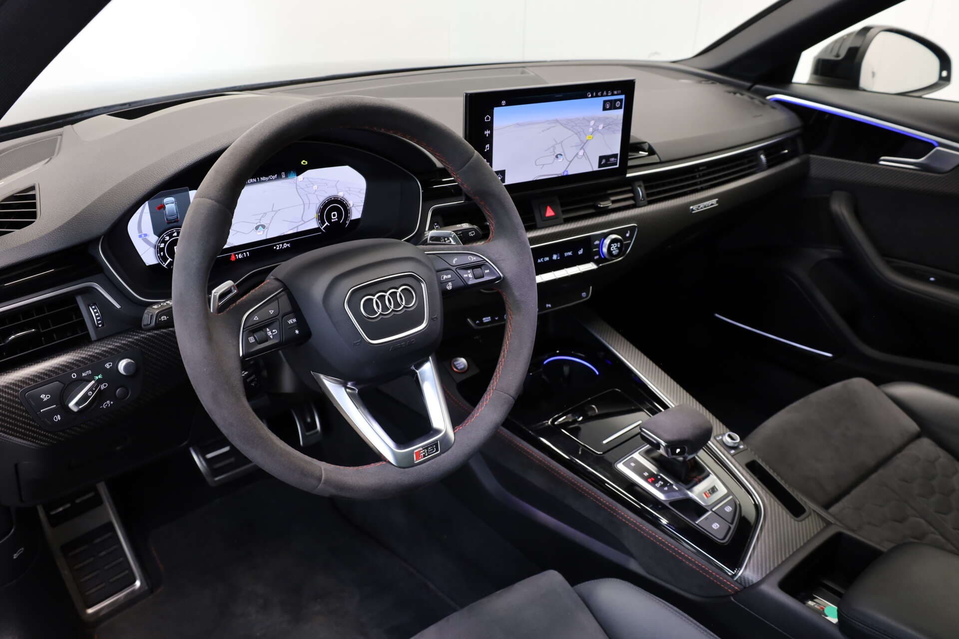 AUDI RS4 Avant, photo 8 sur 17