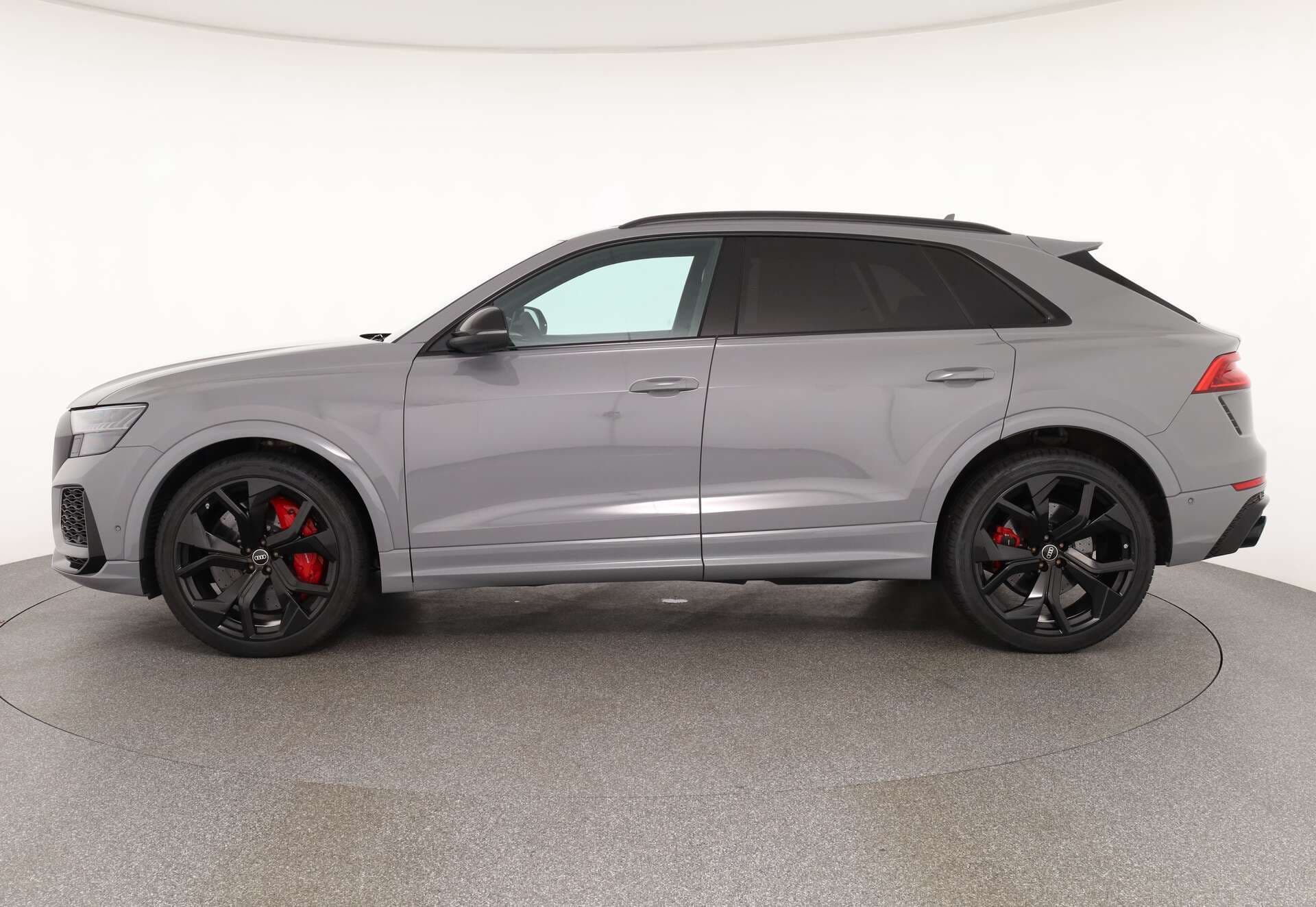 AUDI RS Q8, photo 4 sur 17