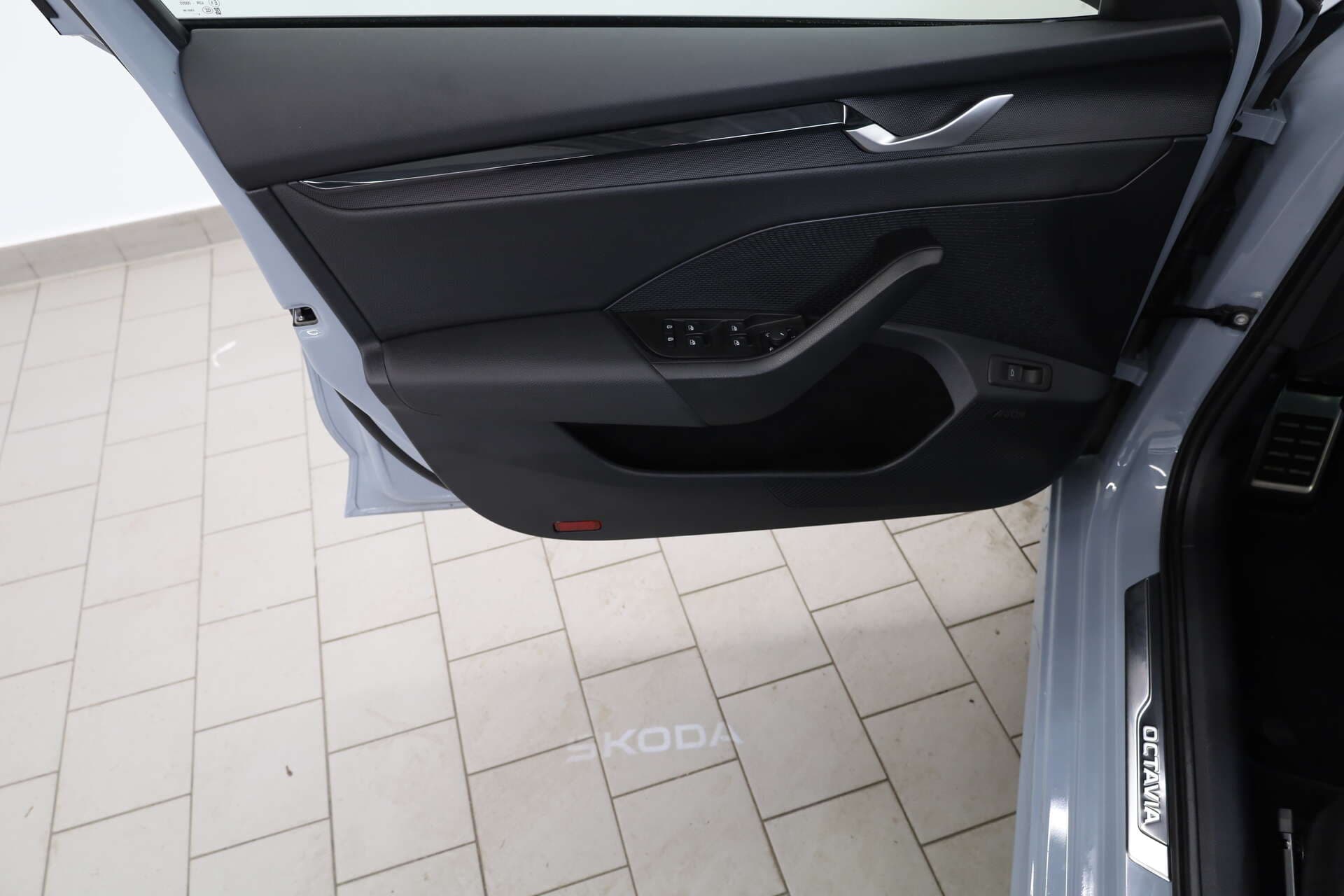SKODA Octavia Combi, photo 13 sur 17