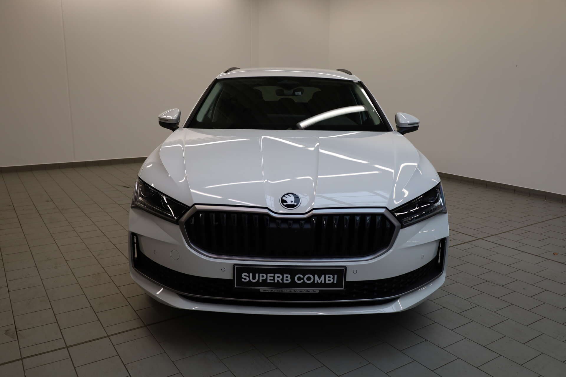 SKODA Superb Combi, photo 2 sur 17