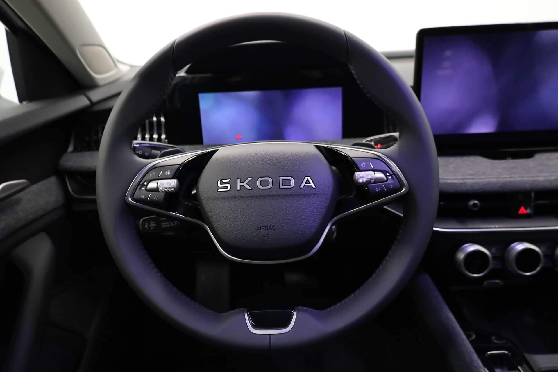 SKODA Superb Combi, photo 7 sur 17