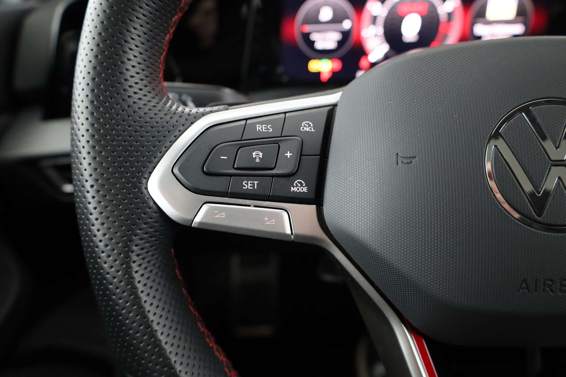 VOLKSWAGEN Golf, photo 15 sur 17
