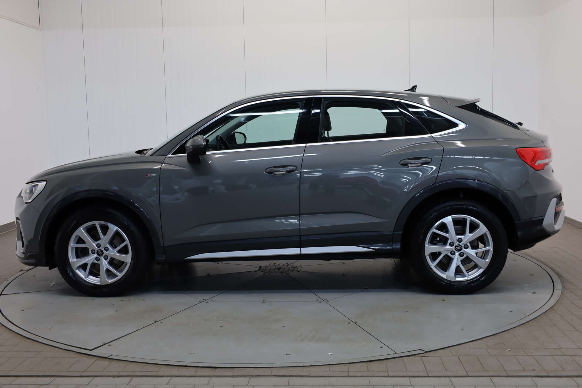 AUDI Q3 Sportback, photo 4 sur 17