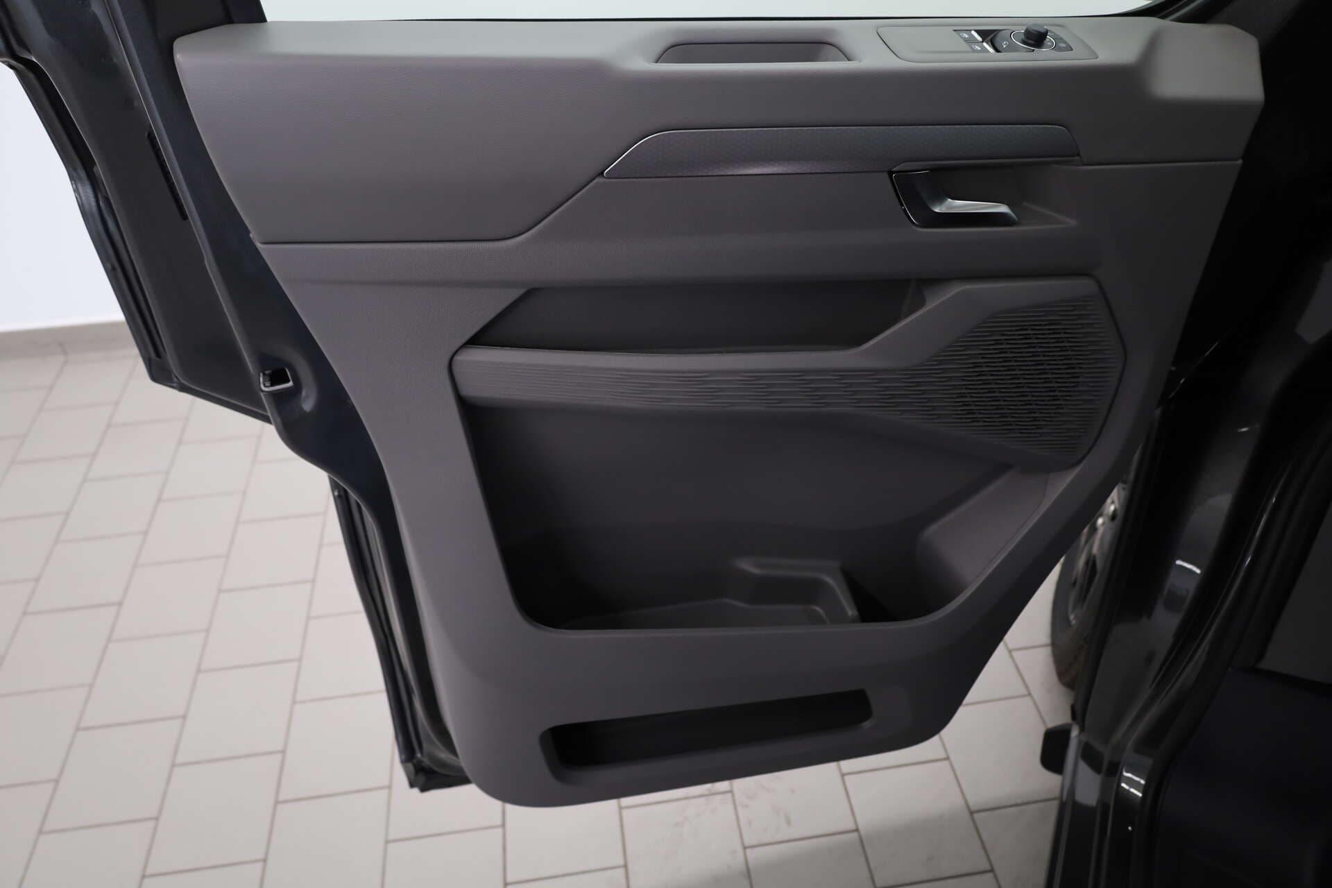 VOLKSWAGEN NUTZFAHRZEUGE T7 Caravelle, photo 12 sur 16