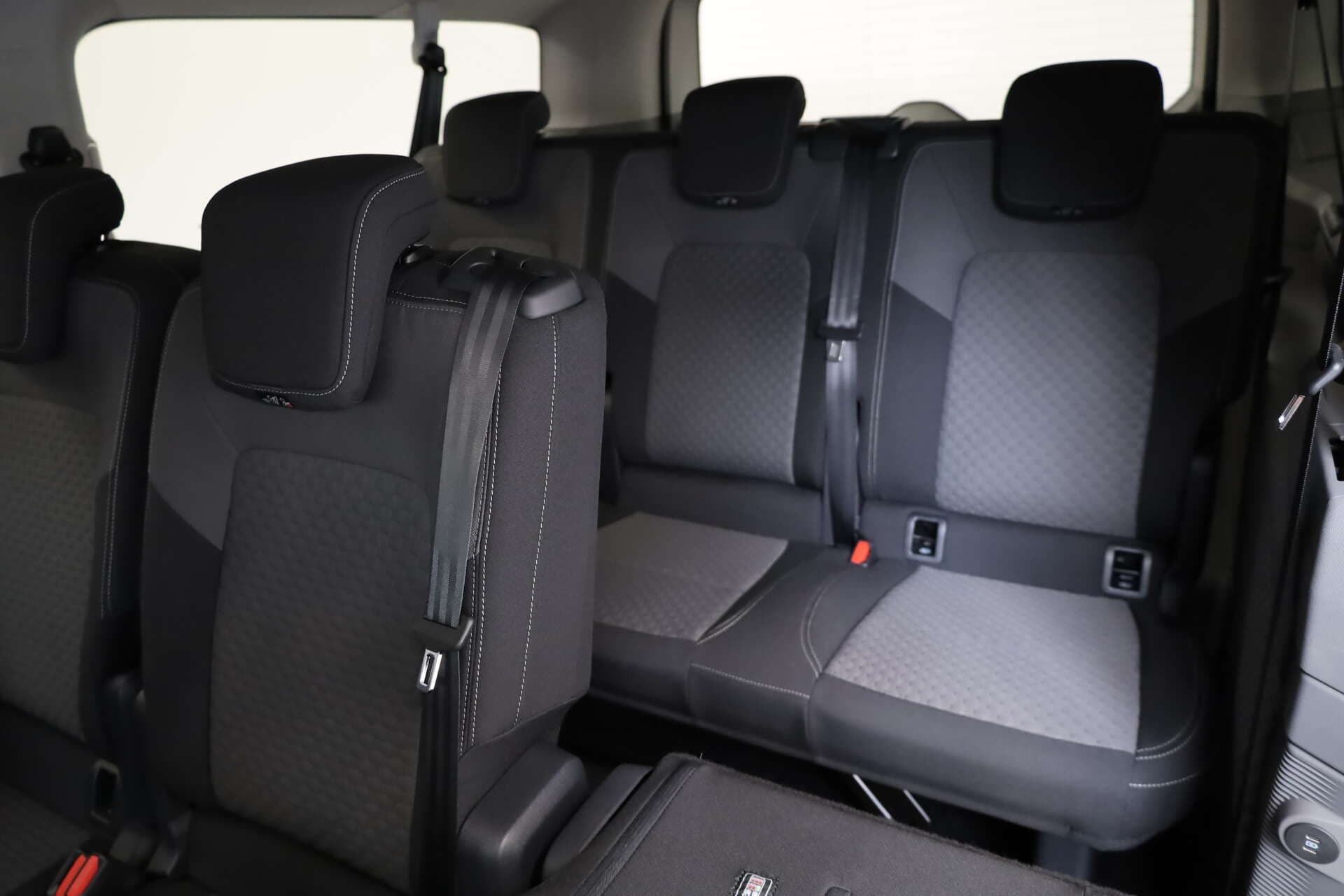 VOLKSWAGEN NUTZFAHRZEUGE T7 Caravelle, photo 14 sur 16