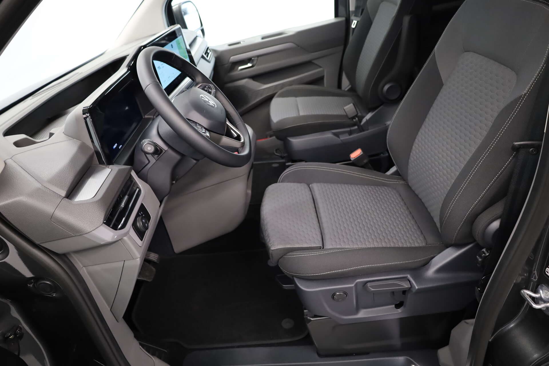 VOLKSWAGEN NUTZFAHRZEUGE T7 Caravelle, photo 4 sur 16