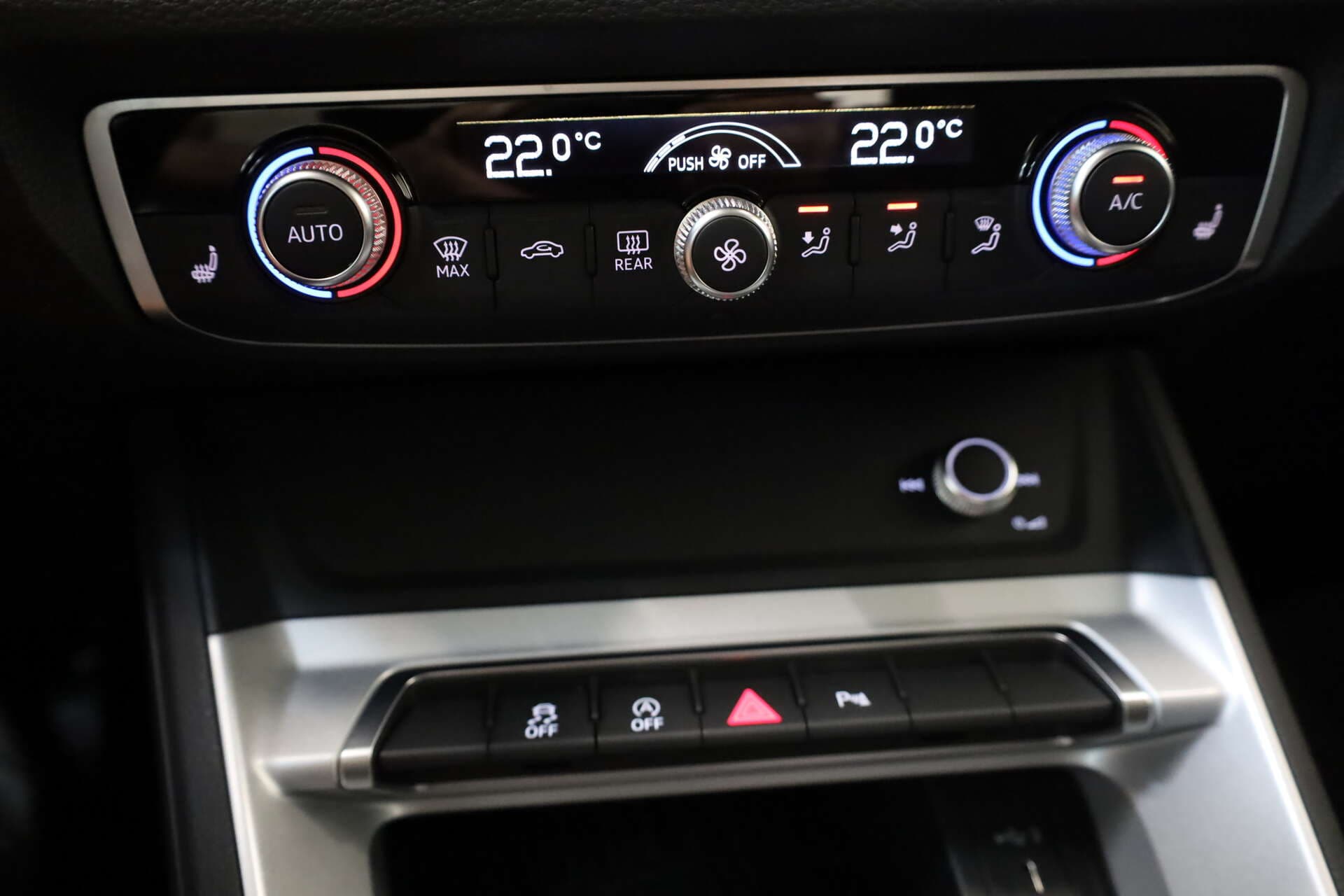 AUDI Q3, photo 16 sur 17