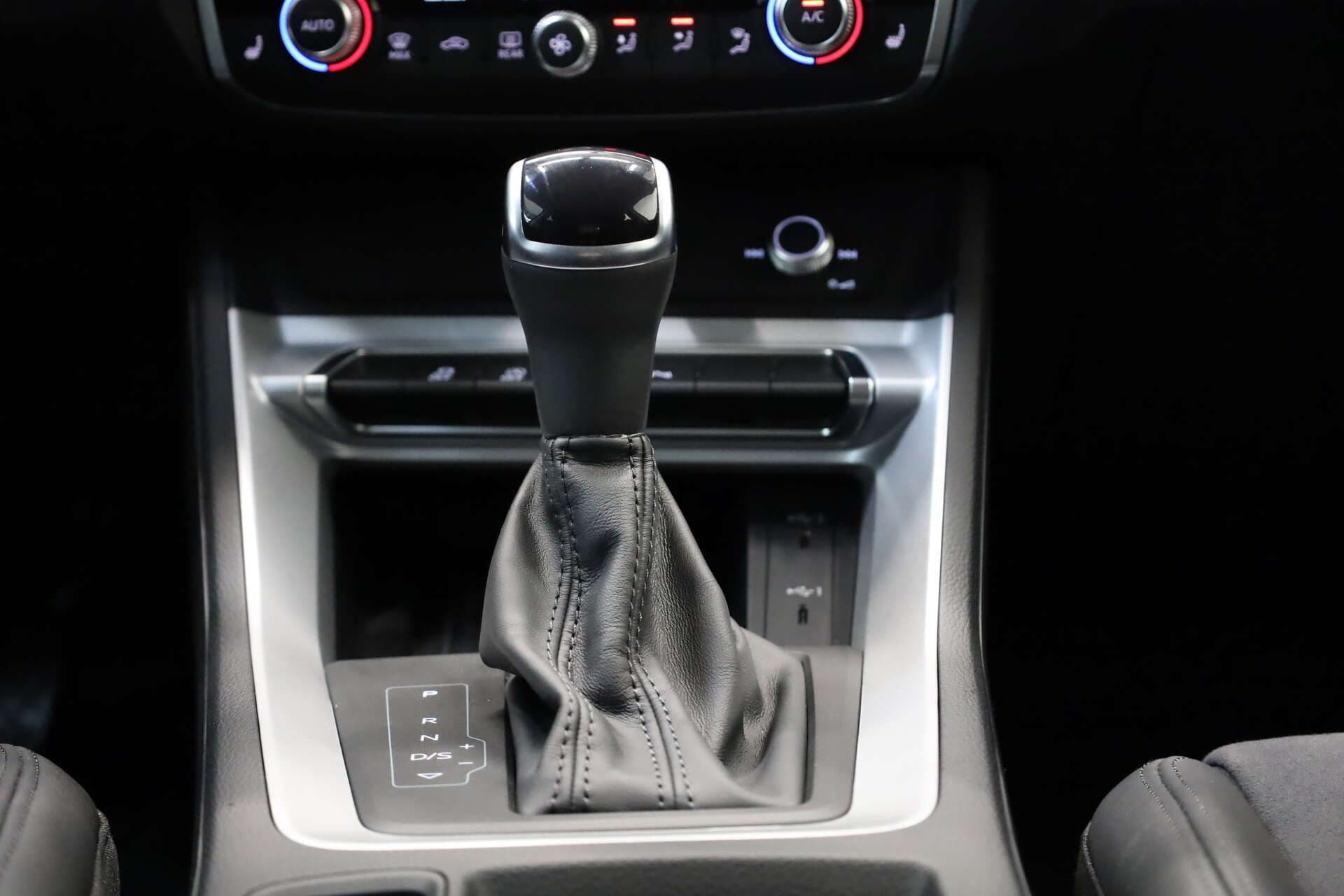 AUDI Q3, photo 17 sur 17