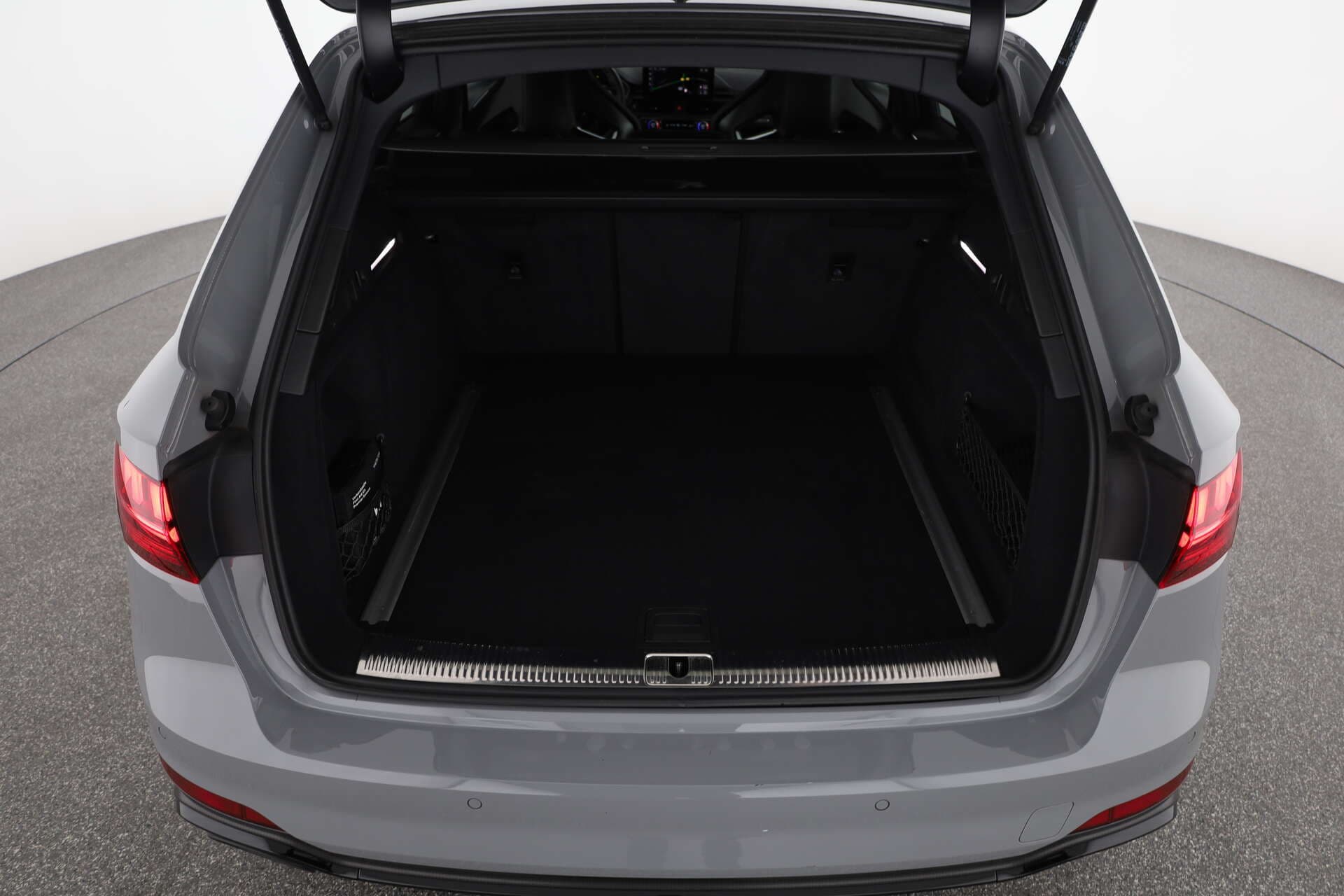 AUDI RS4 Avant, photo 11 sur 17