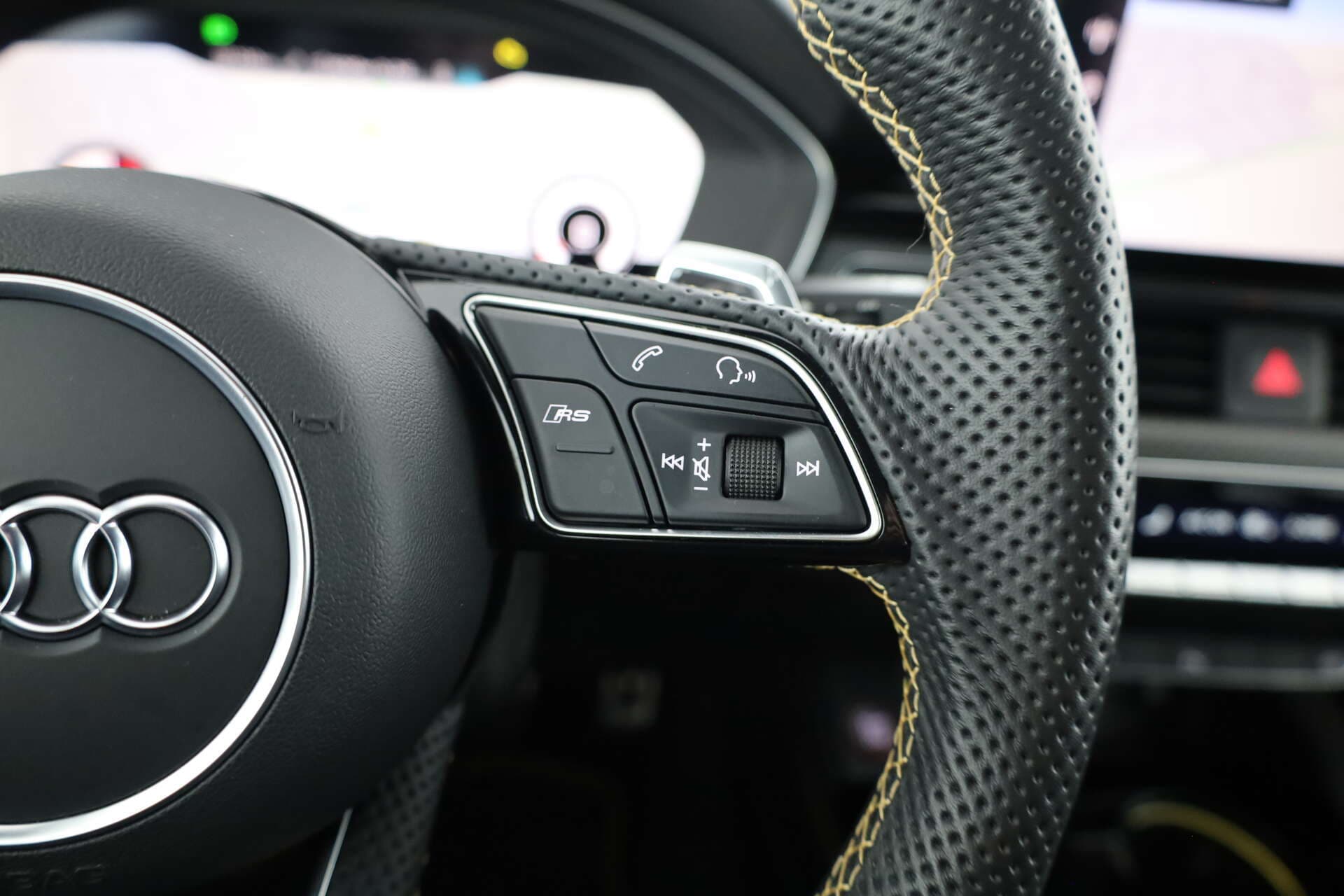 AUDI RS4 Avant, photo 14 sur 17