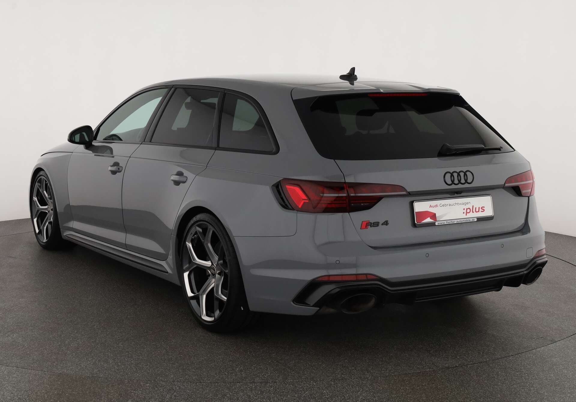 AUDI RS4 Avant, photo 3 sur 17