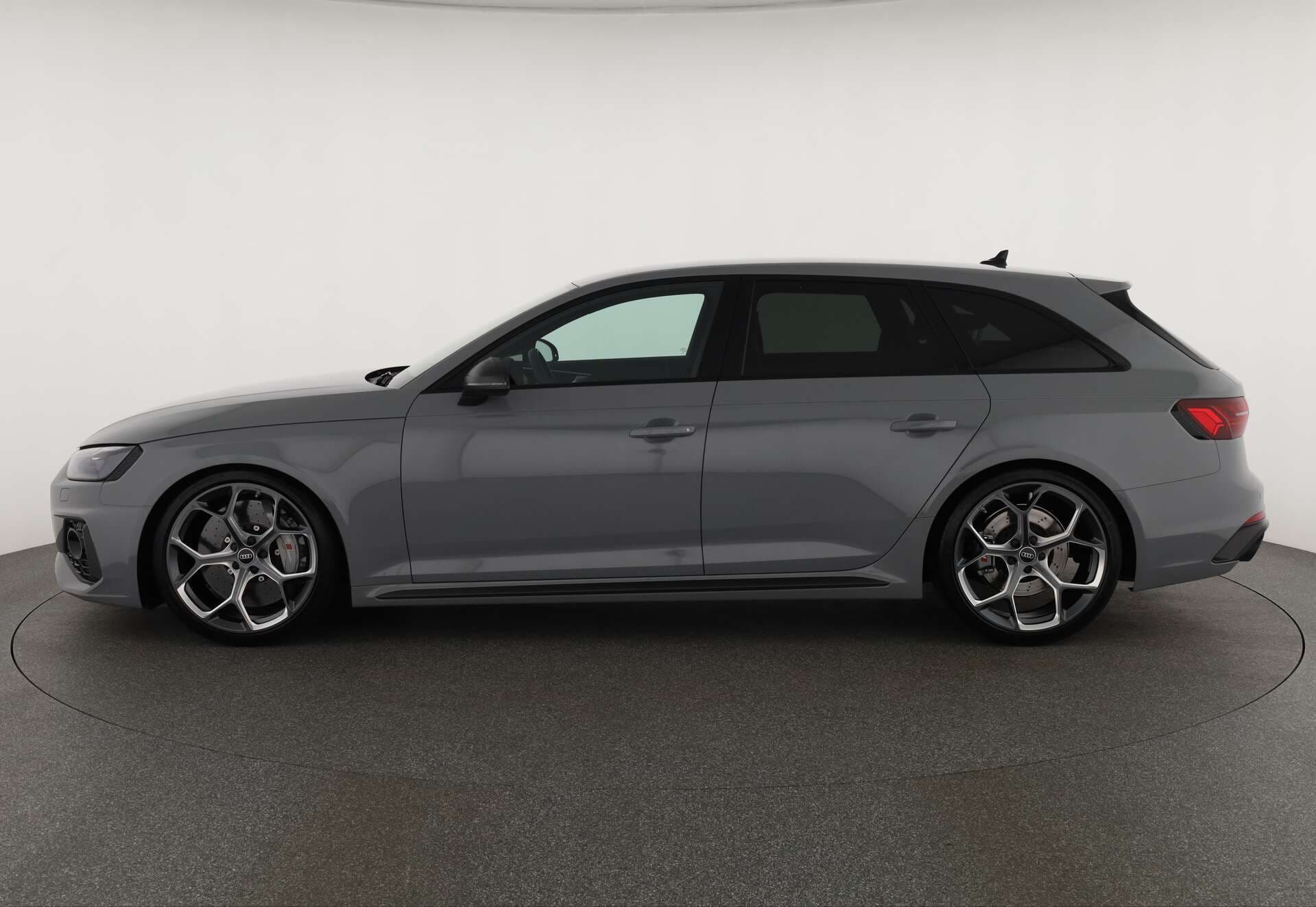 AUDI RS4 Avant, photo 4 sur 17