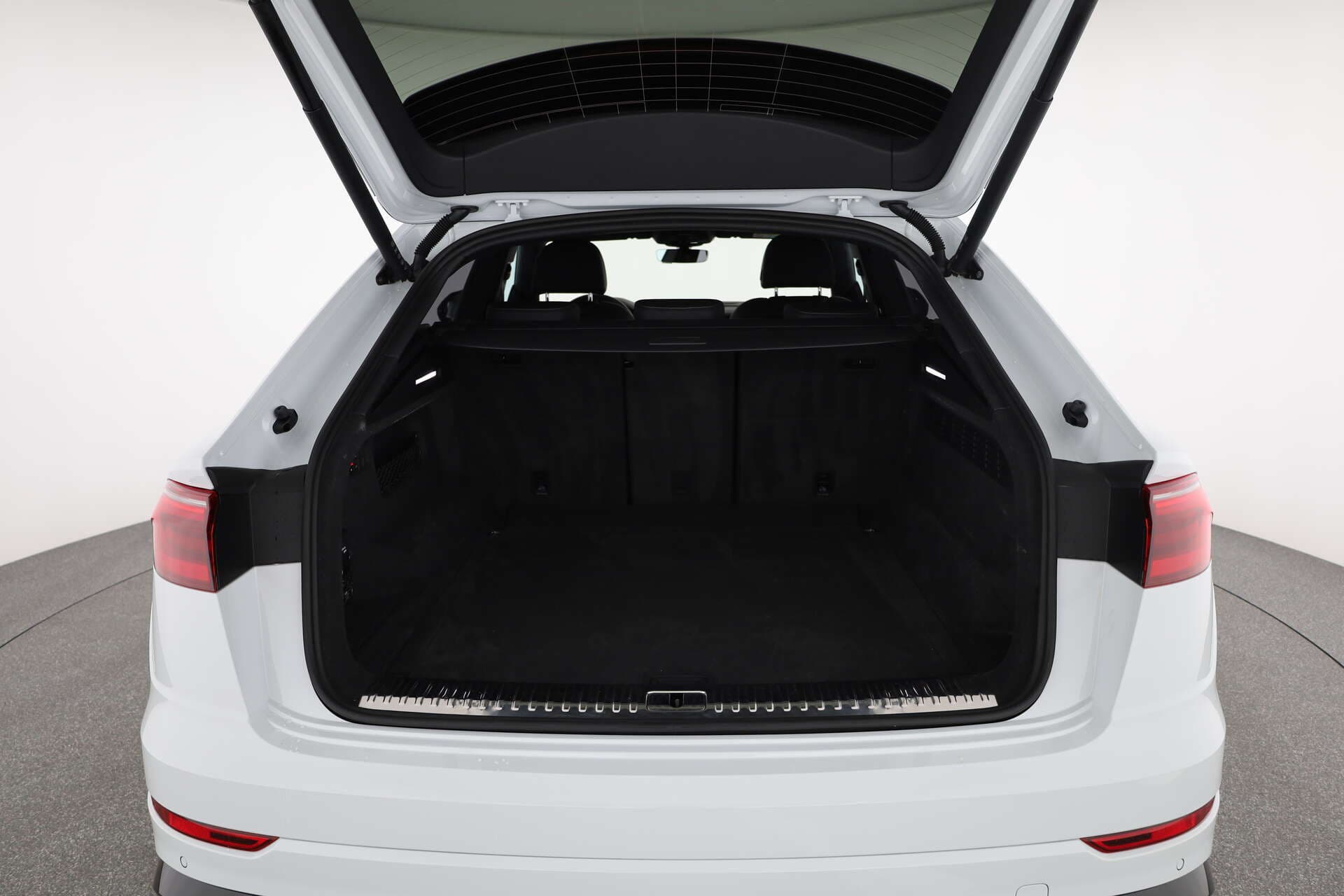 AUDI Q8, photo 12 sur 17