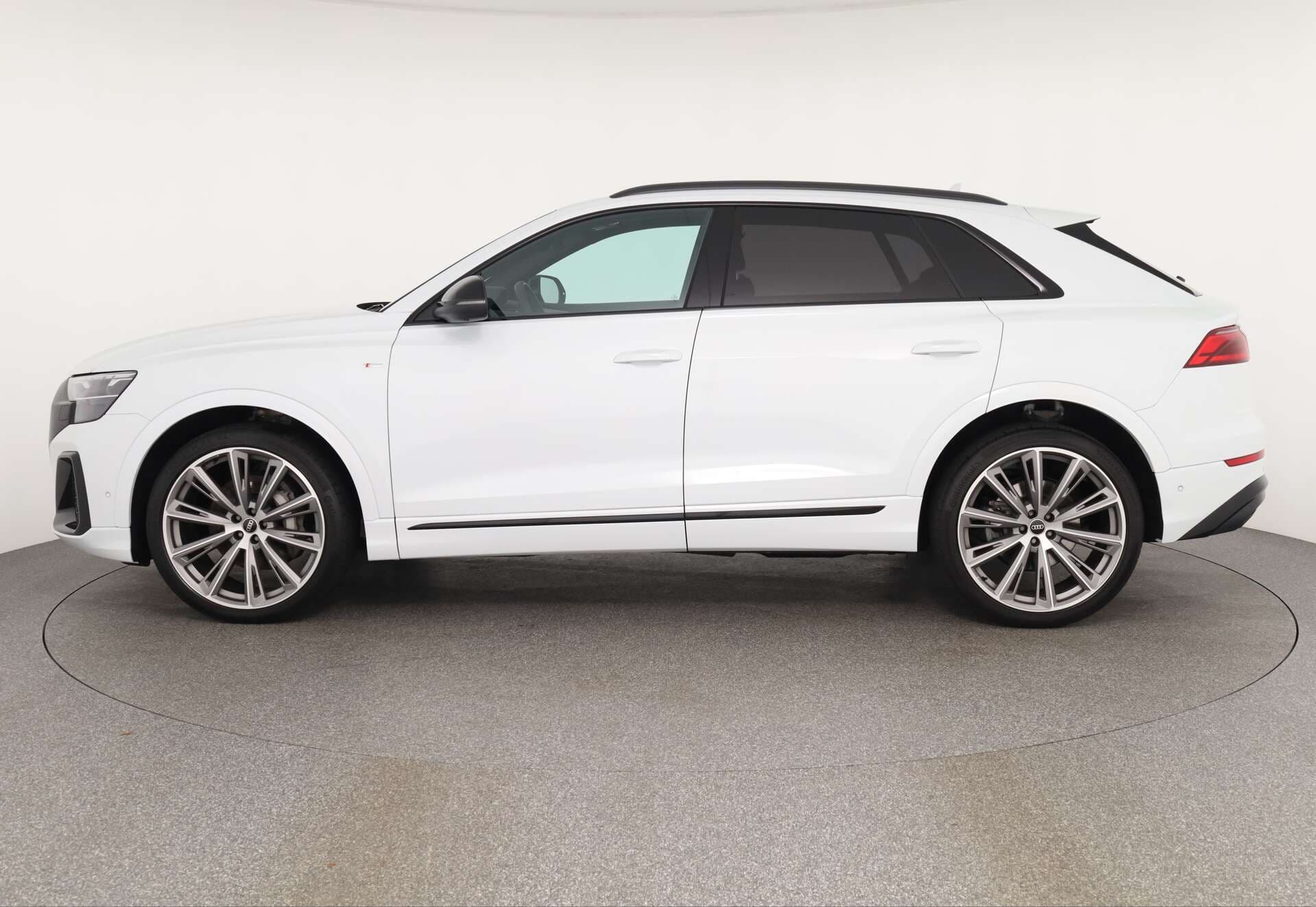 AUDI Q8, photo 4 sur 17