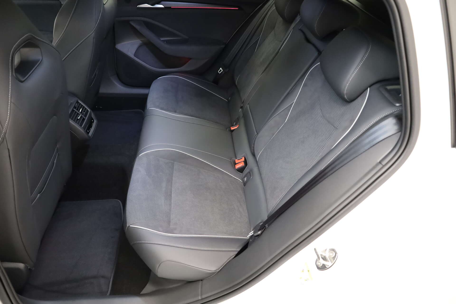 SKODA Superb Combi, photo 14 sur 17