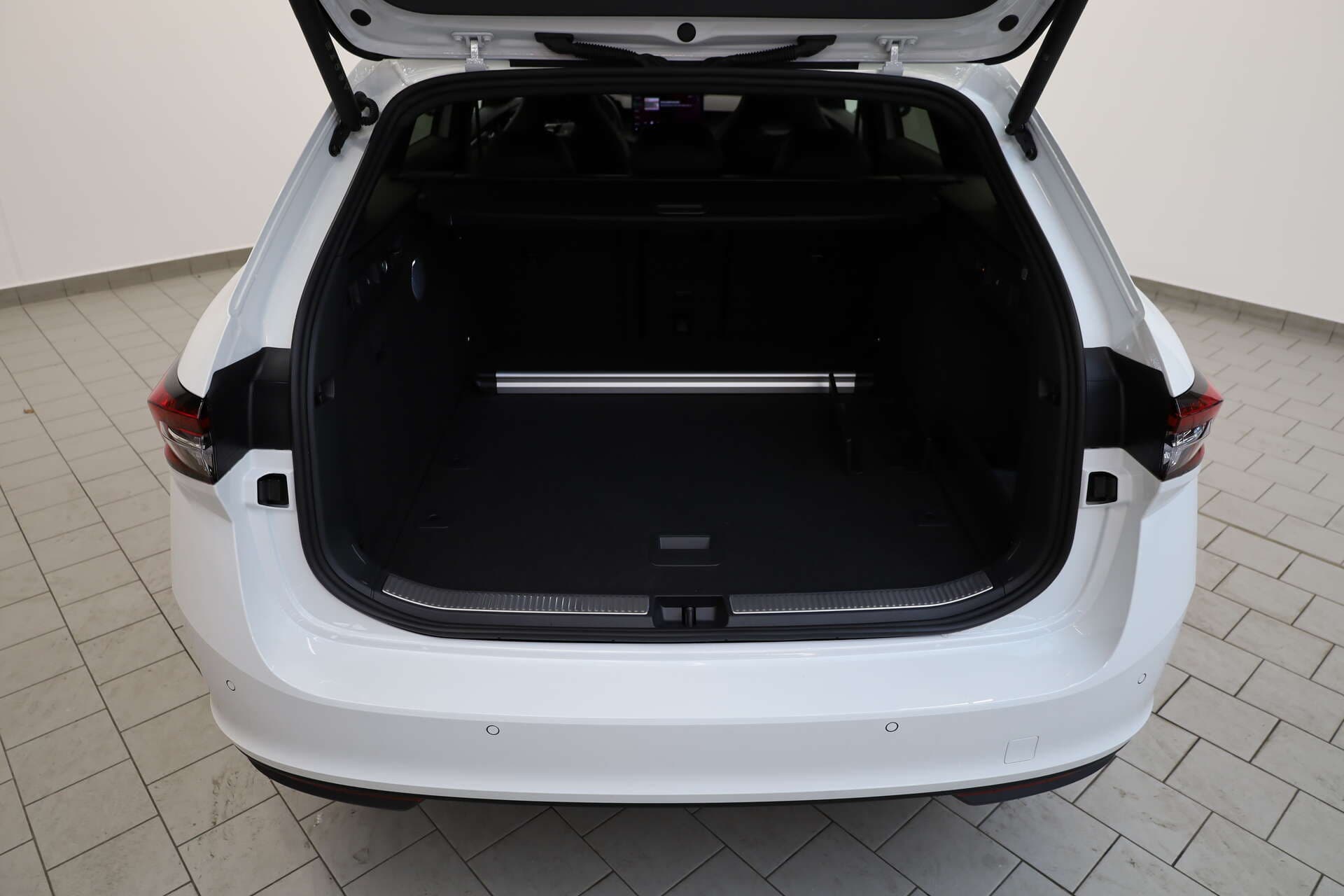 SKODA Superb Combi, photo 15 sur 17