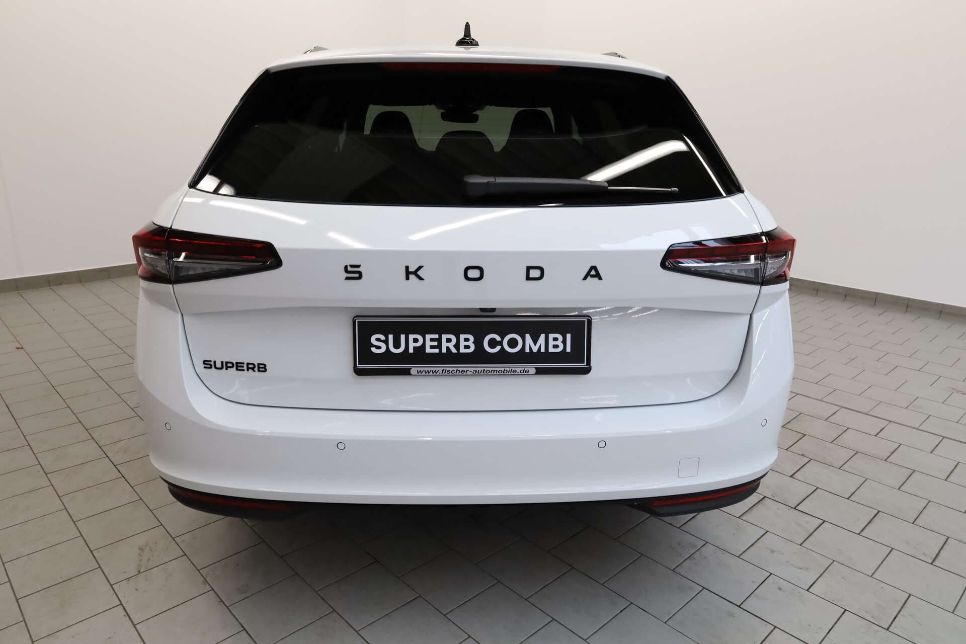 SKODA Superb Combi, photo 4 sur 17