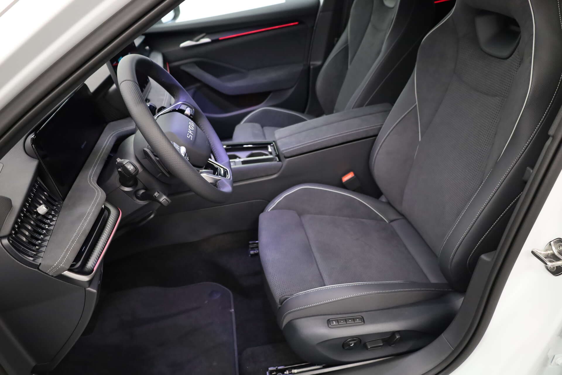 SKODA Superb Combi, photo 5 sur 17
