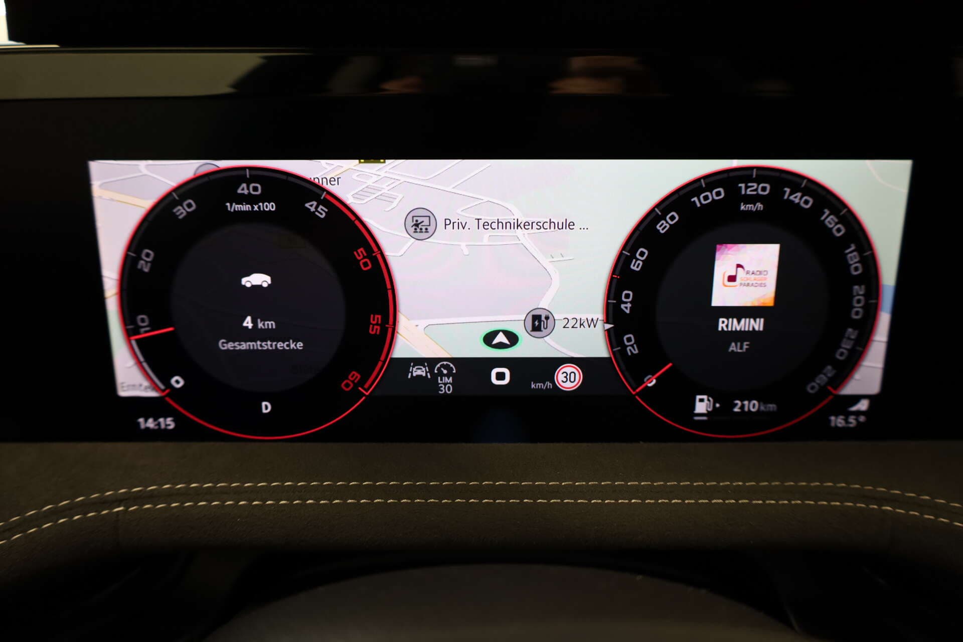 SKODA Superb Combi, photo 8 sur 17