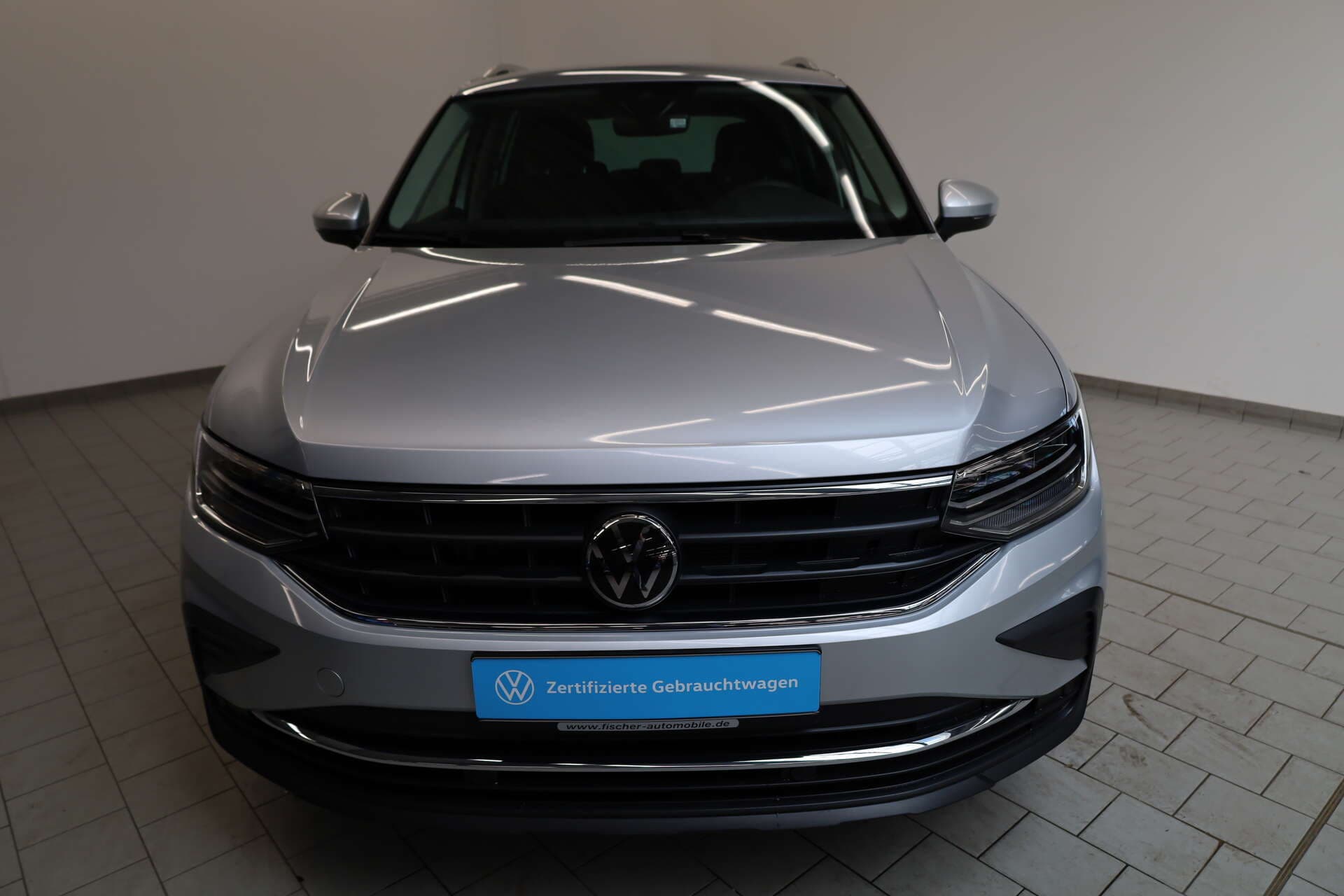 VOLKSWAGEN Tiguan, photo 2 sur 17