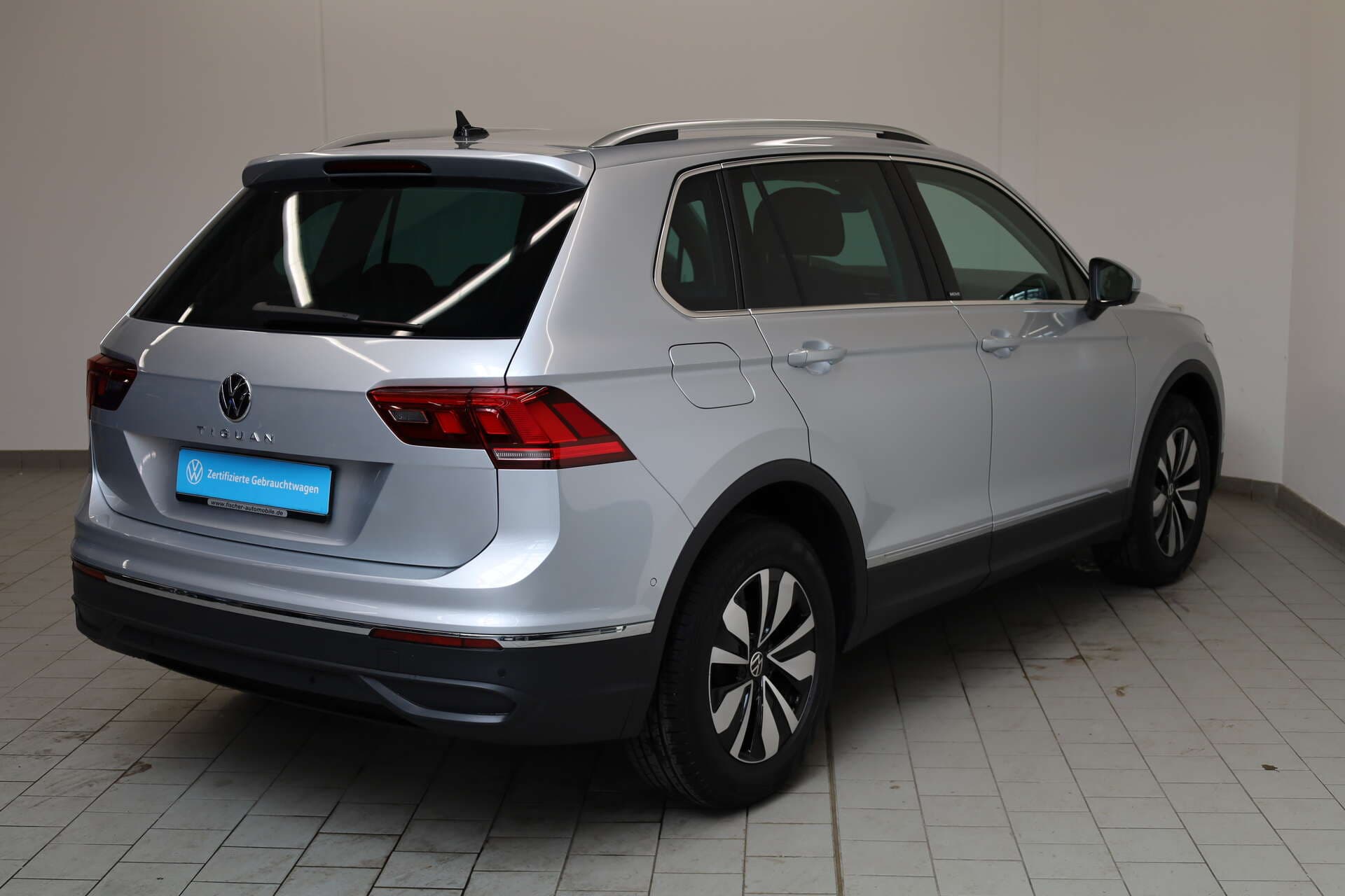 VOLKSWAGEN Tiguan, photo 4 sur 17