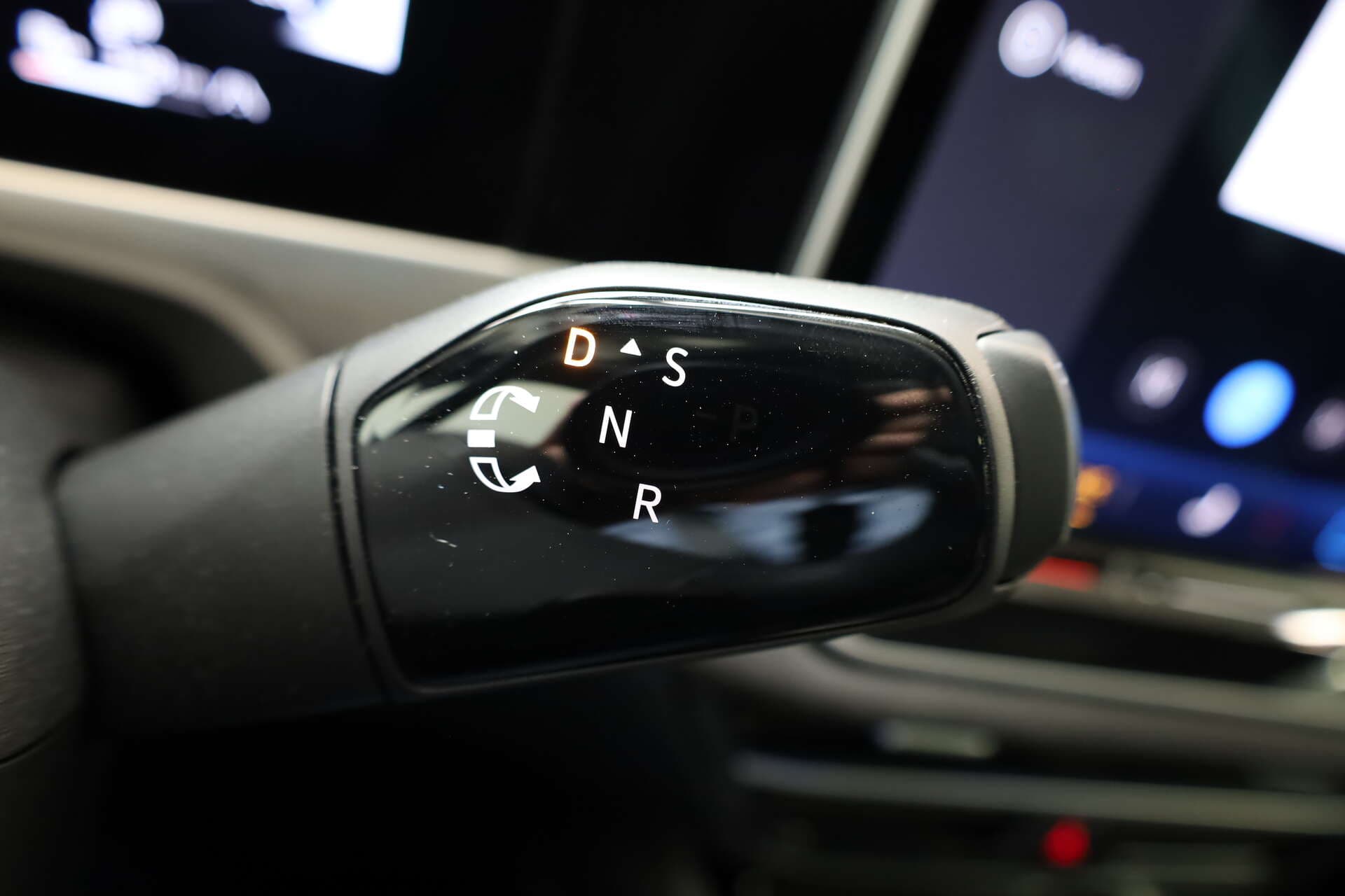 VOLKSWAGEN Passat, photo 14 sur 17