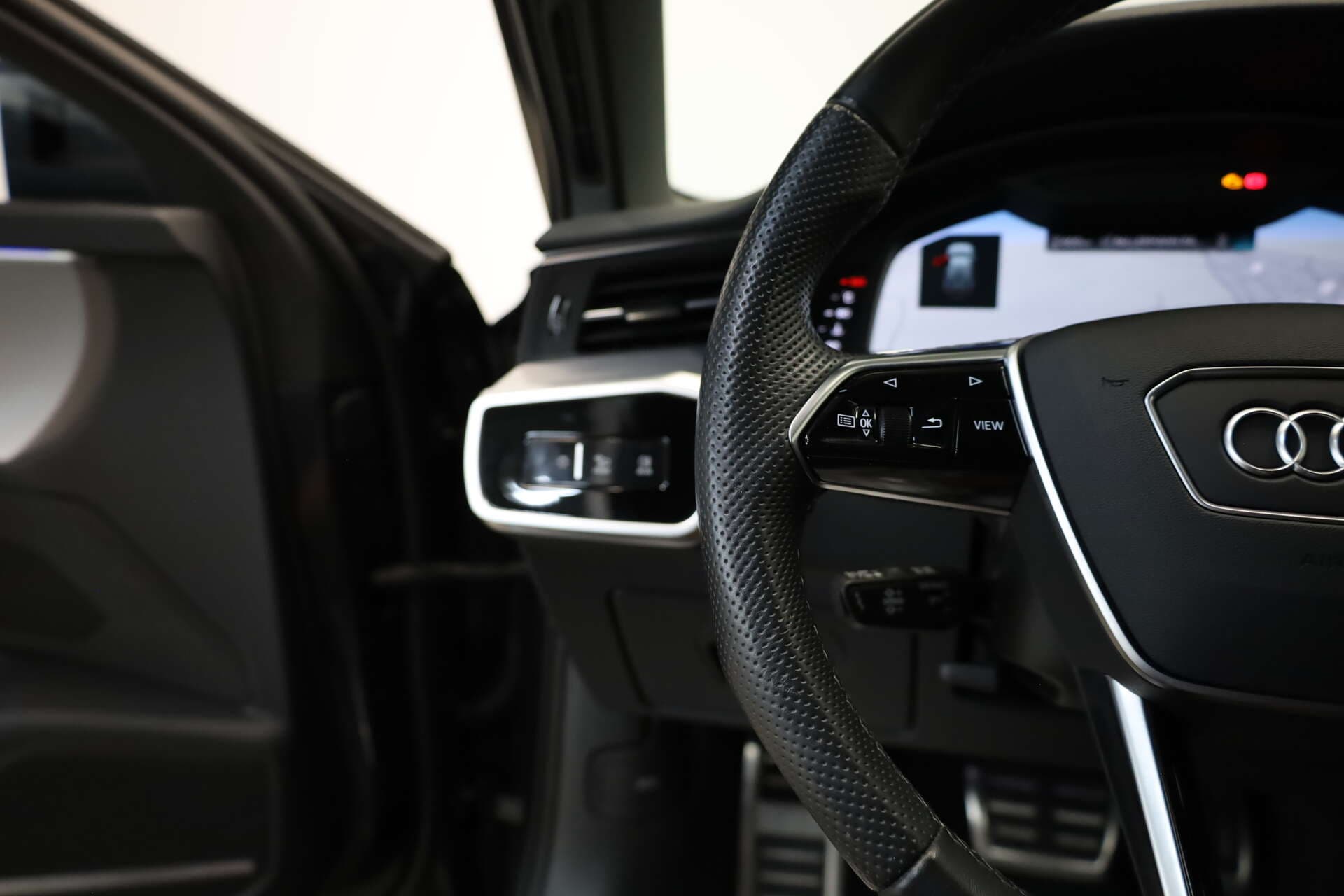 AUDI A6 Avant, photo 14 sur 17