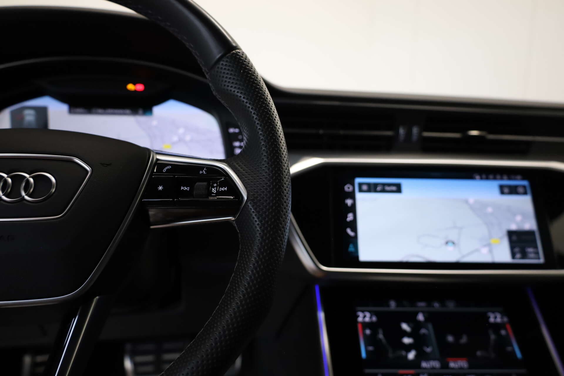 AUDI A6 Avant, photo 15 sur 17