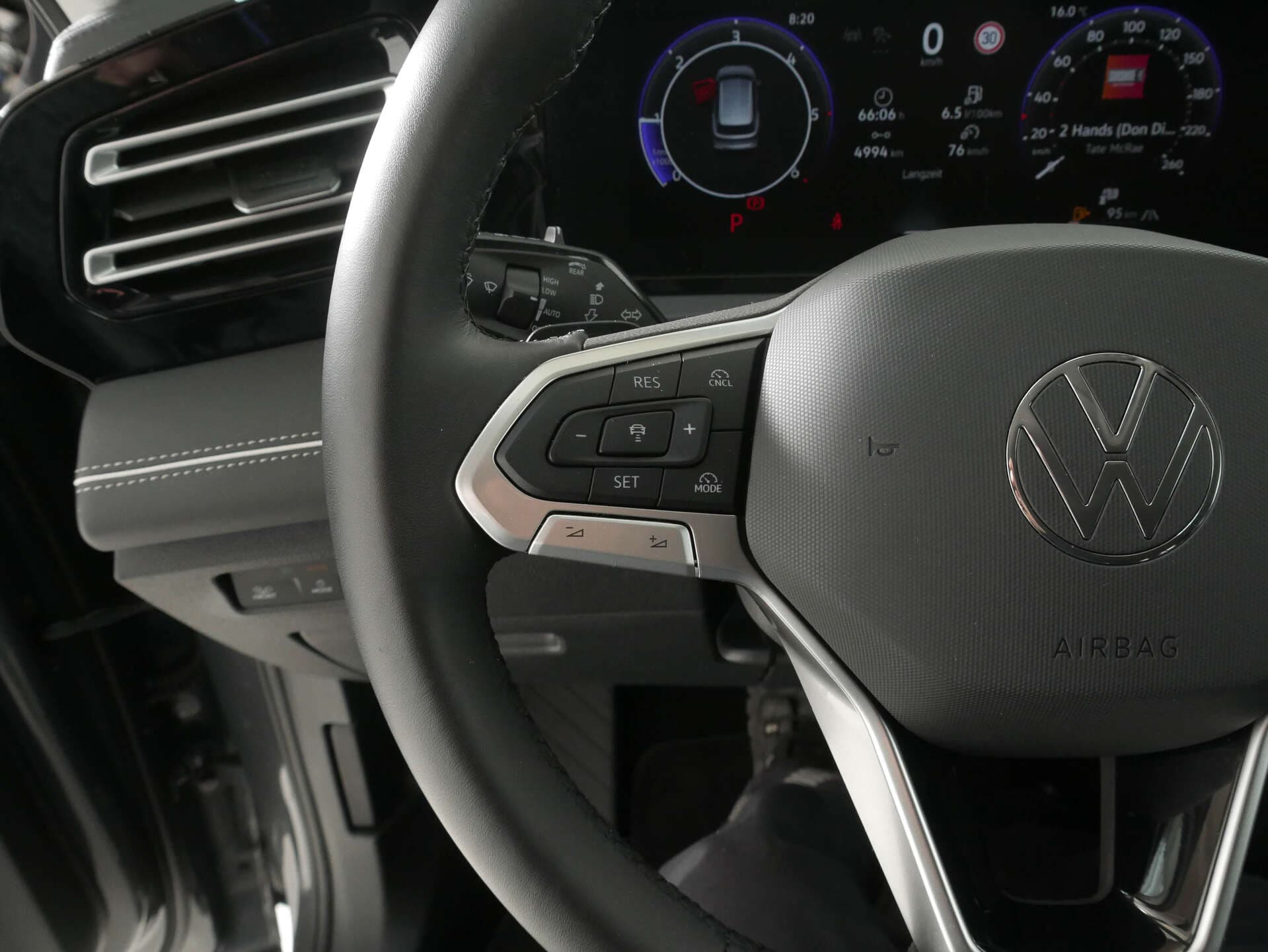 VOLKSWAGEN Tiguan, photo 16 sur 17