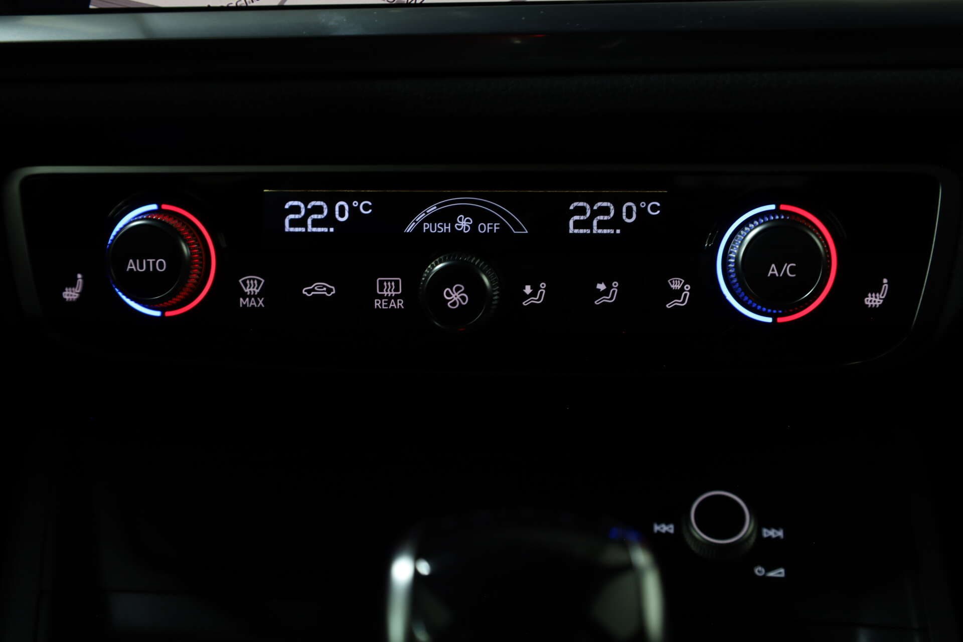 AUDI Q3, photo 16 sur 17
