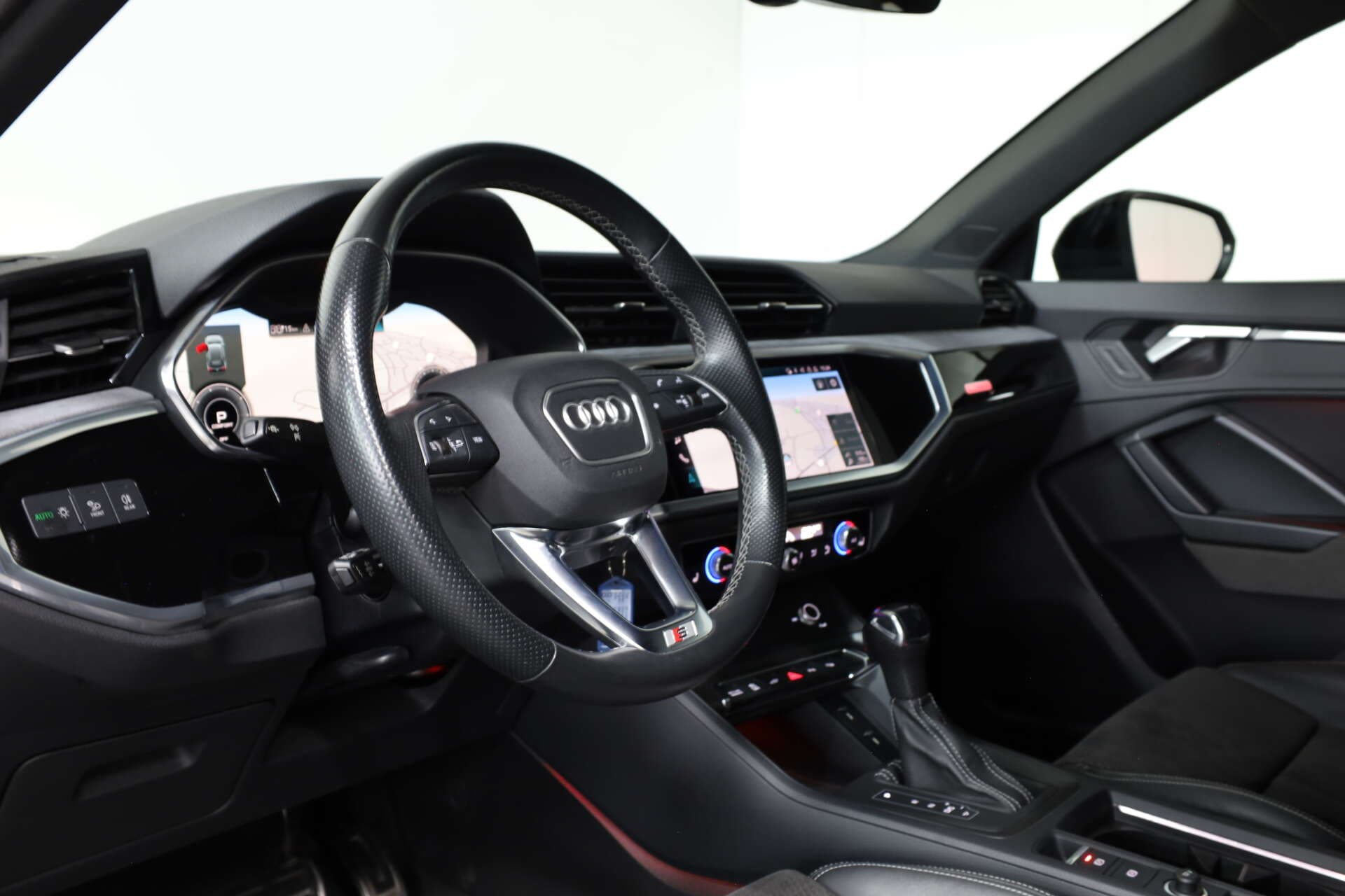 AUDI Q3, photo 8 sur 17