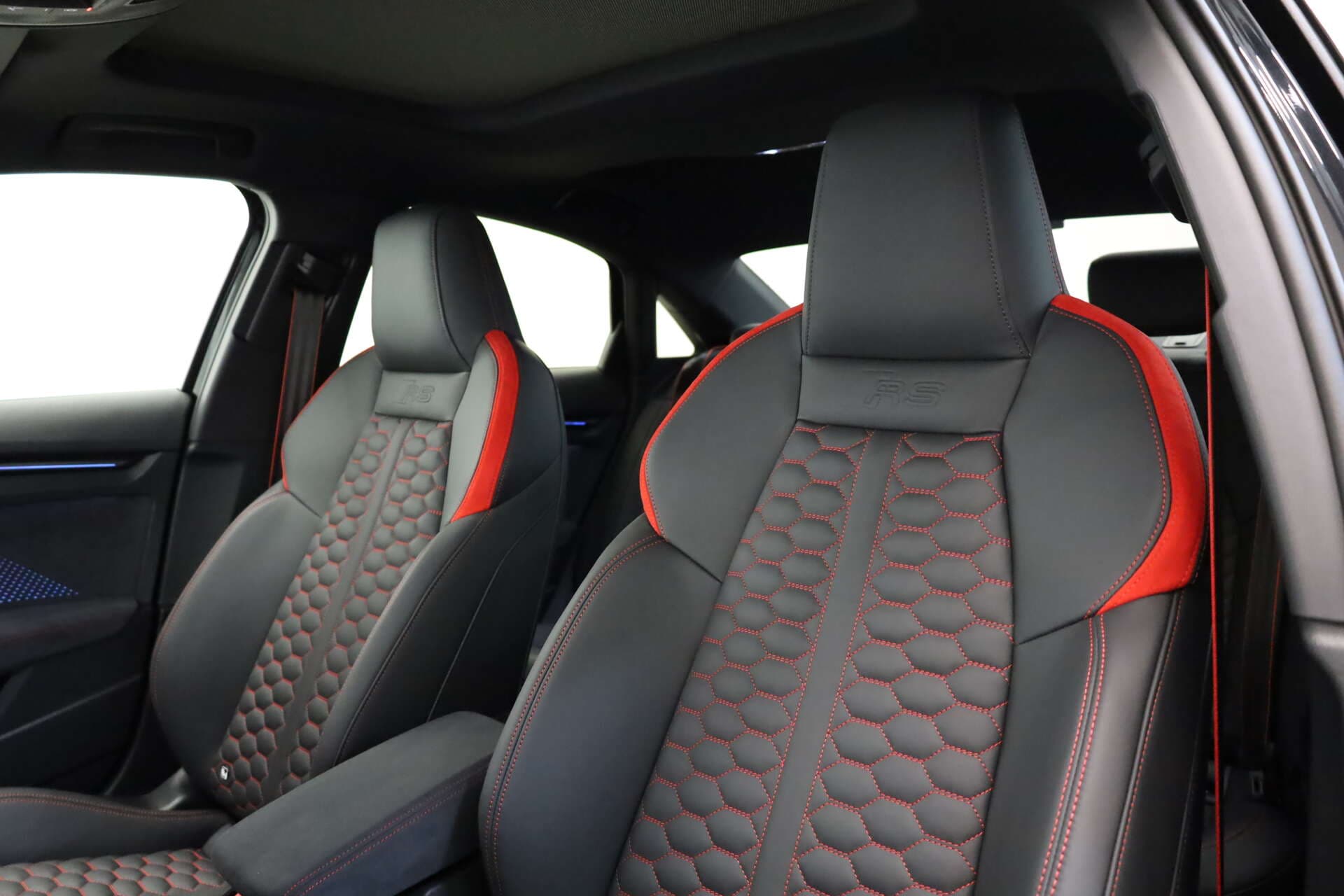 AUDI RS3 Limousine, photo 9 sur 17