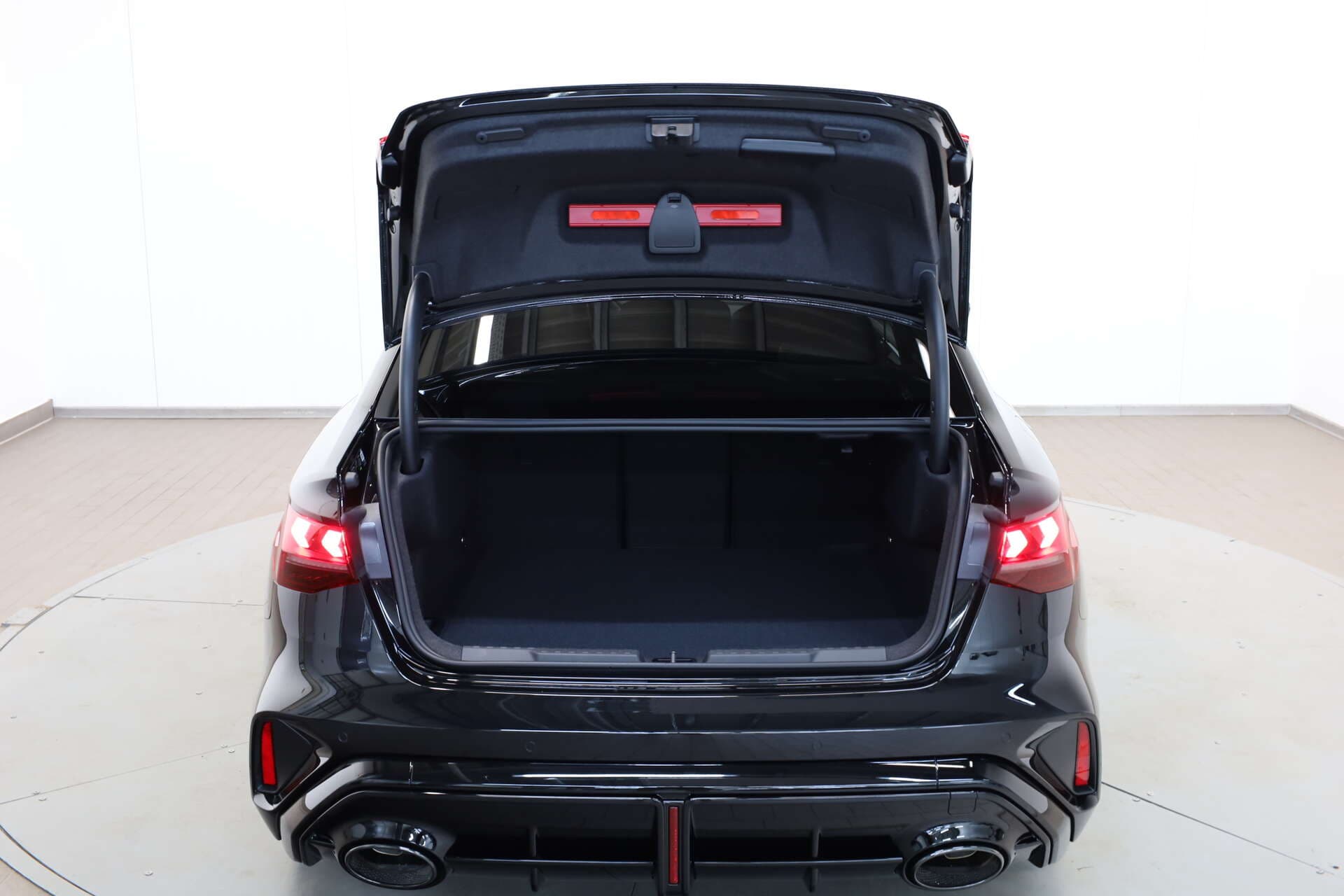 AUDI RS3 Limousine, photo 11 sur 17