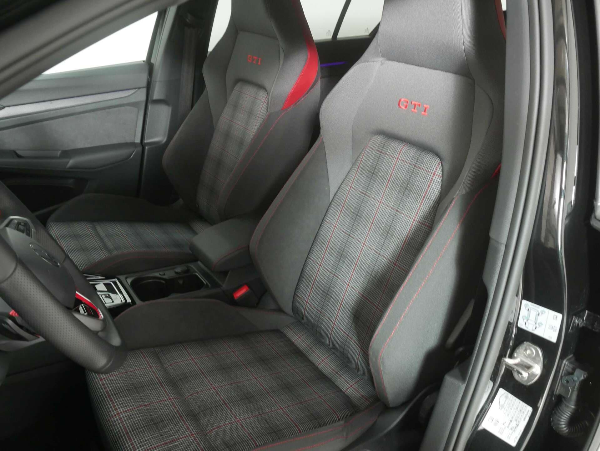 VOLKSWAGEN Golf, photo 9 sur 17