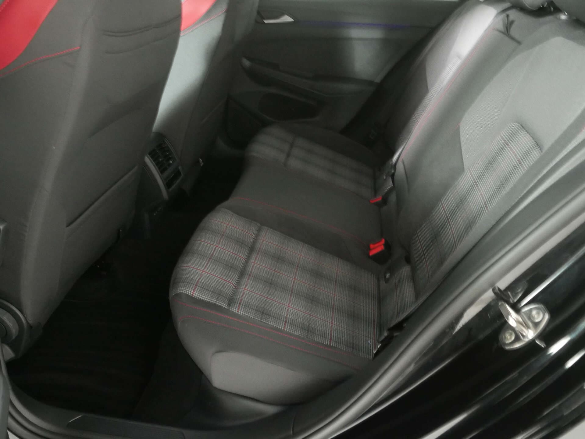 VOLKSWAGEN Golf, photo 11 sur 17