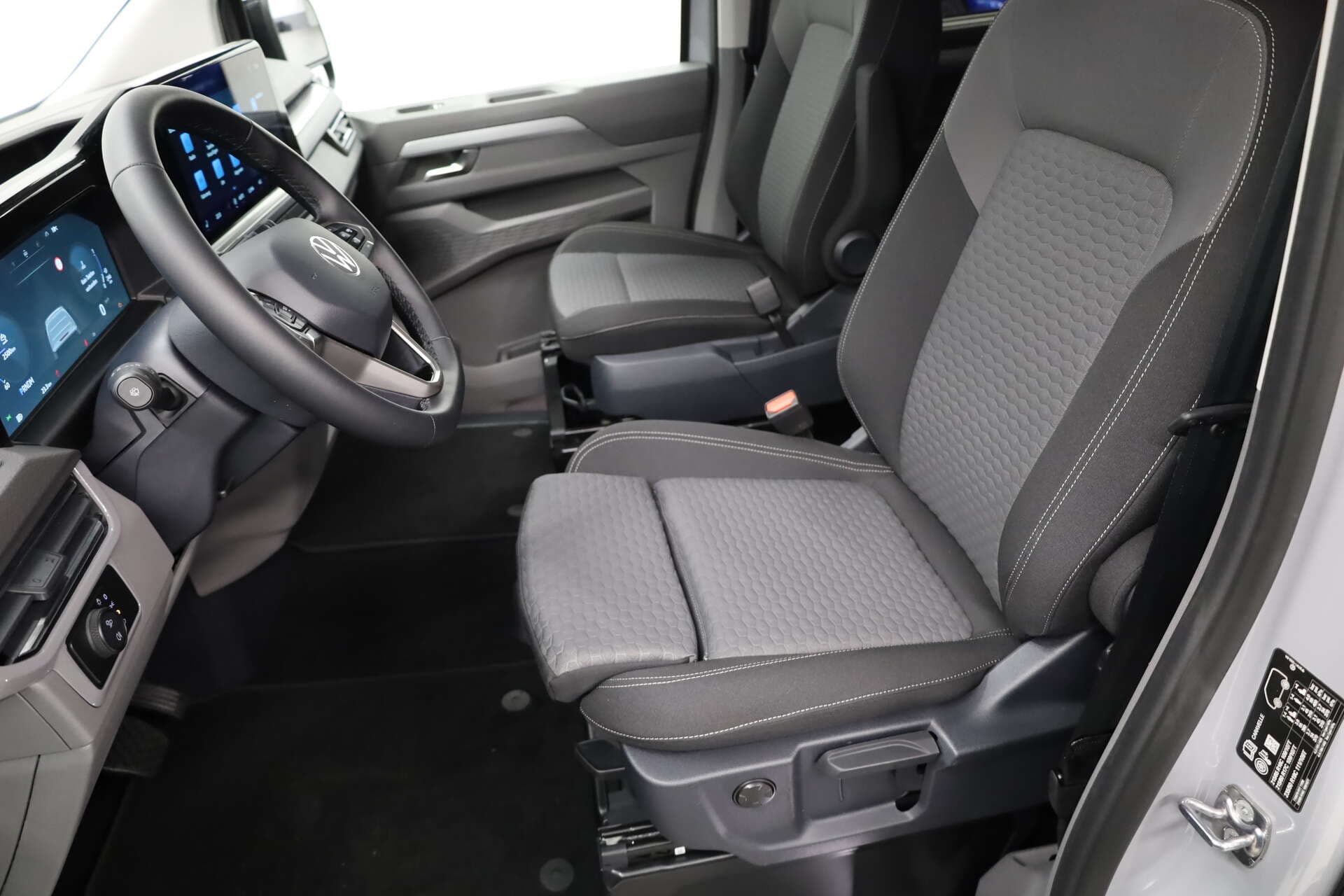 VOLKSWAGEN NUTZFAHRZEUGE T7 Caravelle, photo 4 sur 16