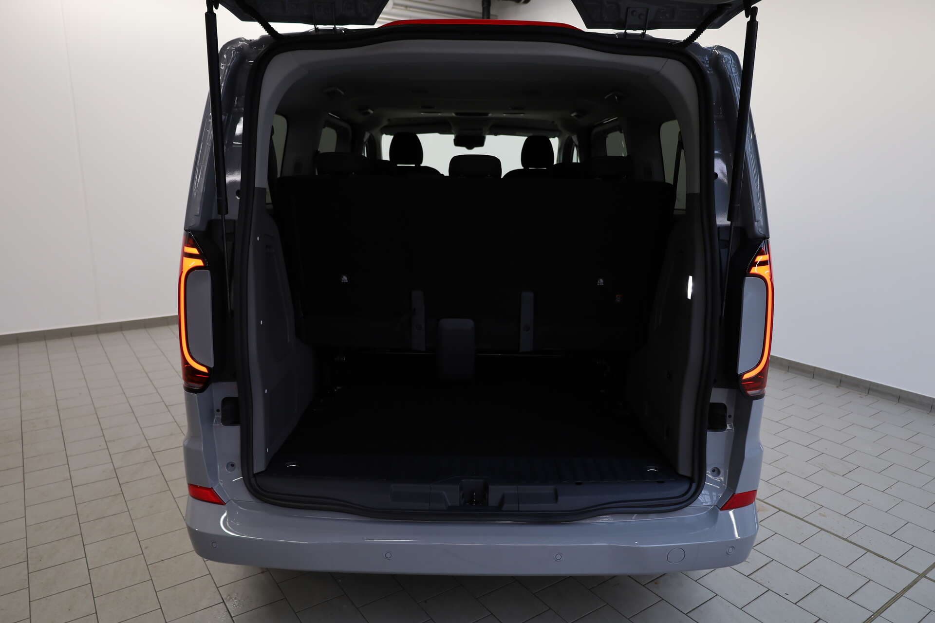 VOLKSWAGEN NUTZFAHRZEUGE T7 Caravelle, photo 15 sur 16