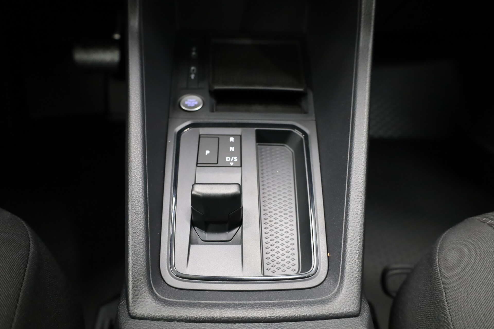 VOLKSWAGEN NUTZFAHRZEUGE Caddy Maxi, photo 11 sur 16