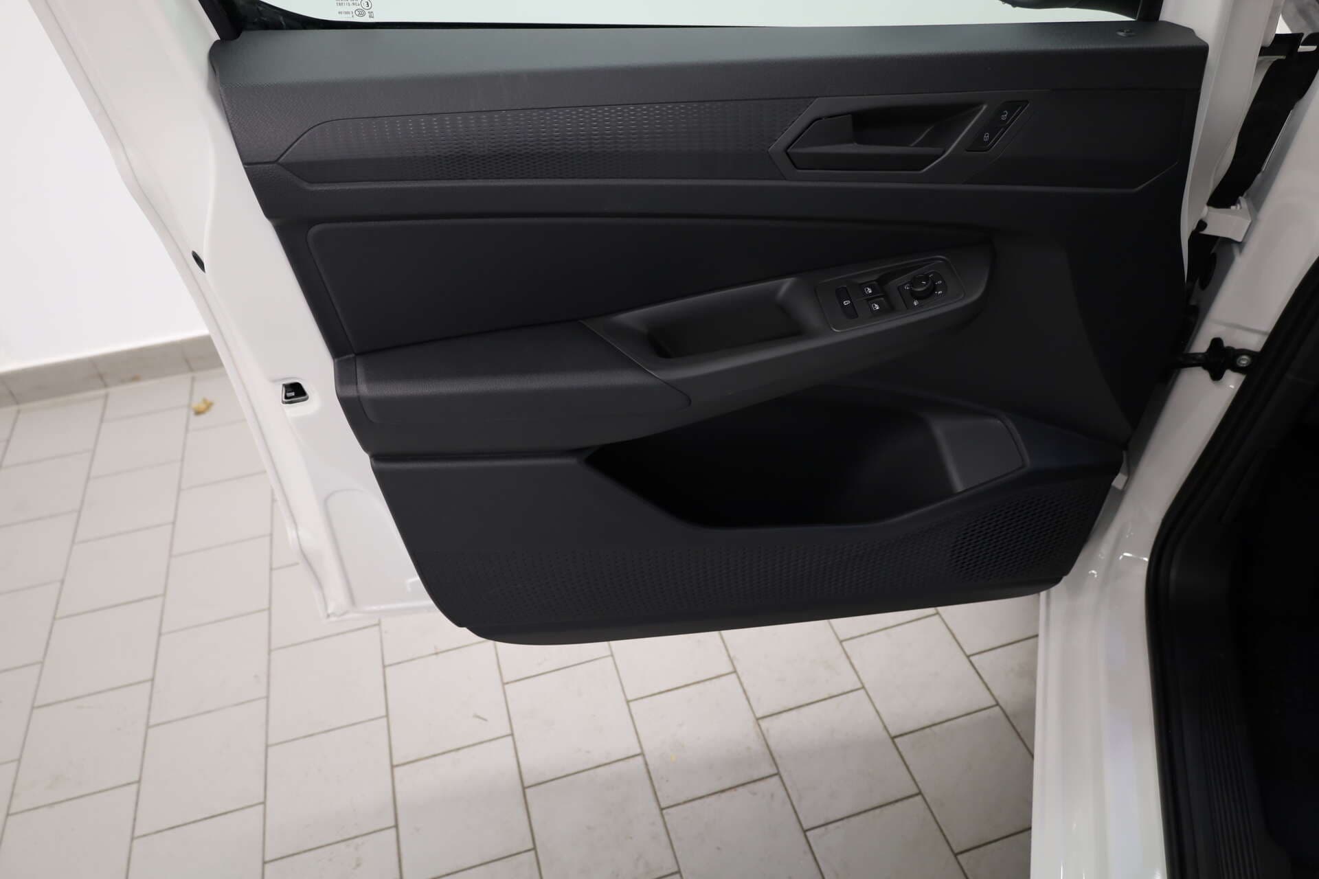 VOLKSWAGEN NUTZFAHRZEUGE Caddy Maxi, photo 12 sur 16