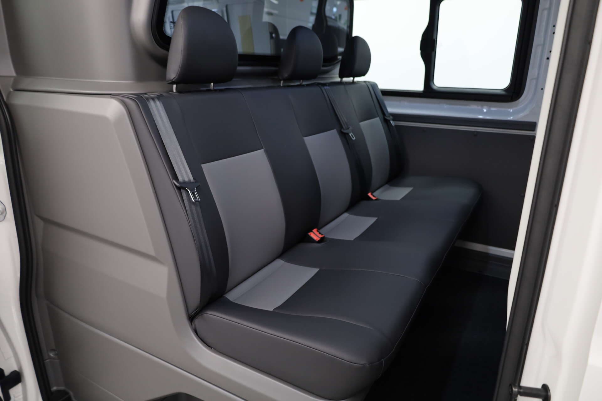 VOLKSWAGEN NUTZFAHRZEUGE Crafter 35, photo 11 sur 14