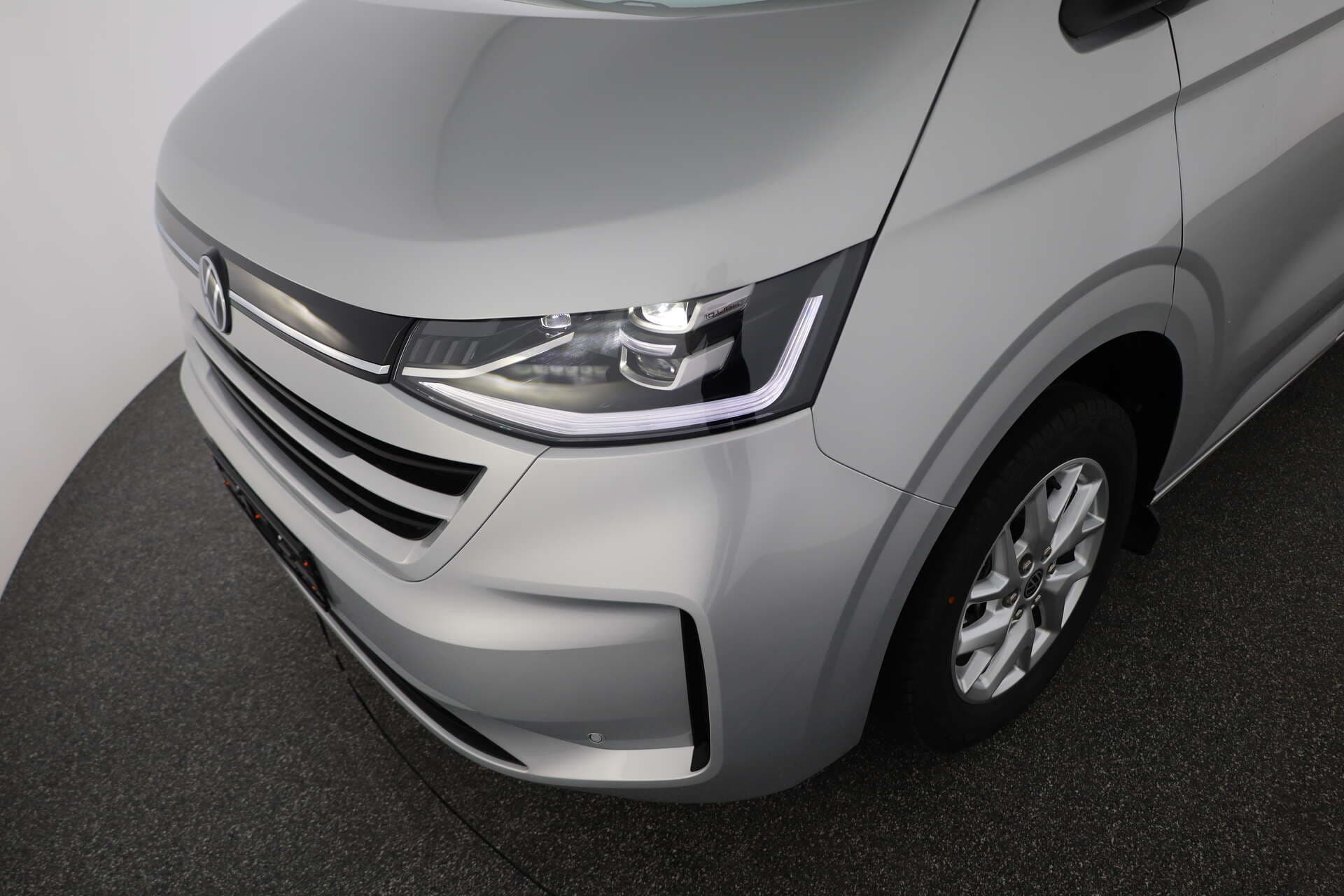 VOLKSWAGEN NUTZFAHRZEUGE T7 Caravelle, photo 5 sur 17