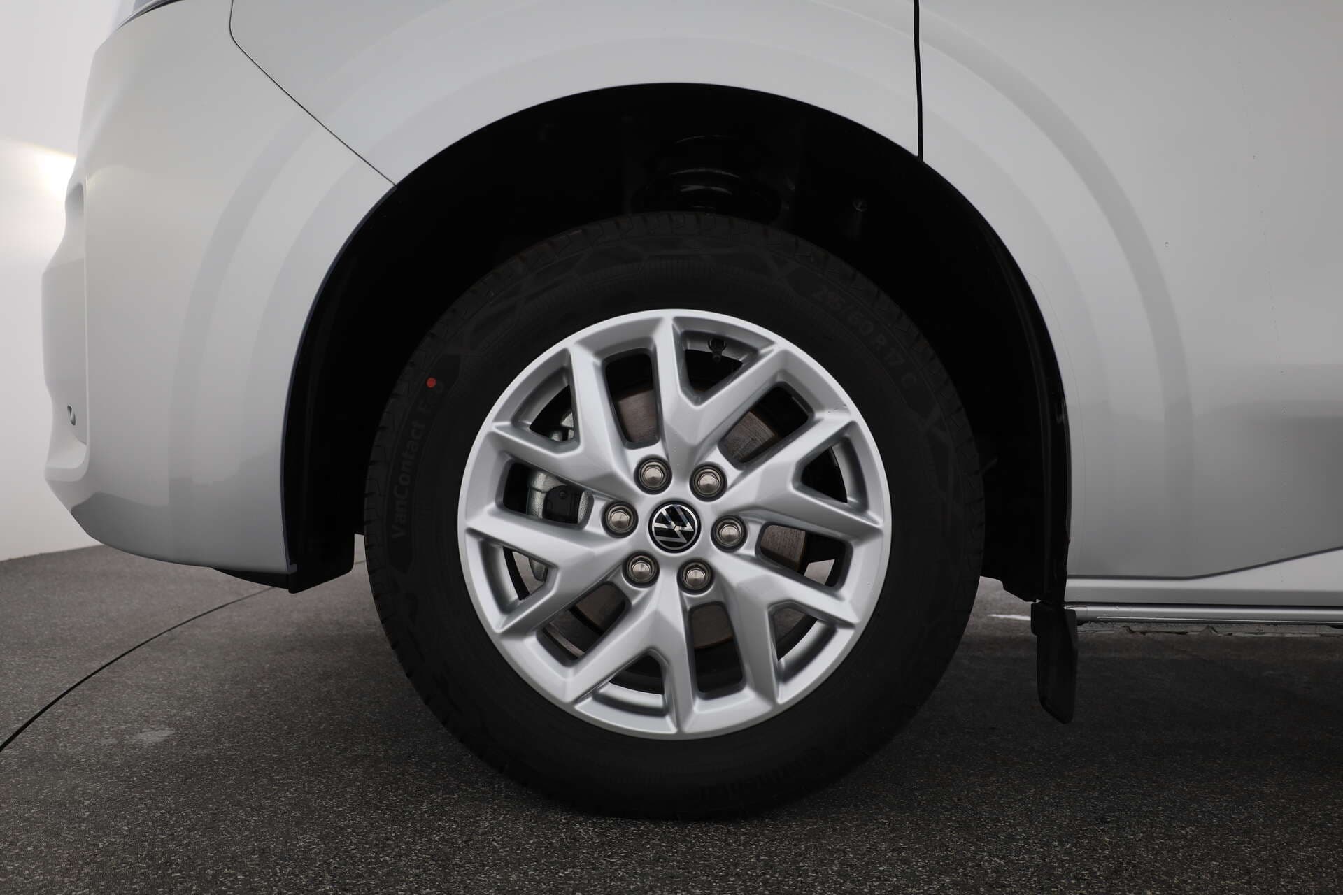 VOLKSWAGEN NUTZFAHRZEUGE T7 Caravelle, photo 6 sur 17