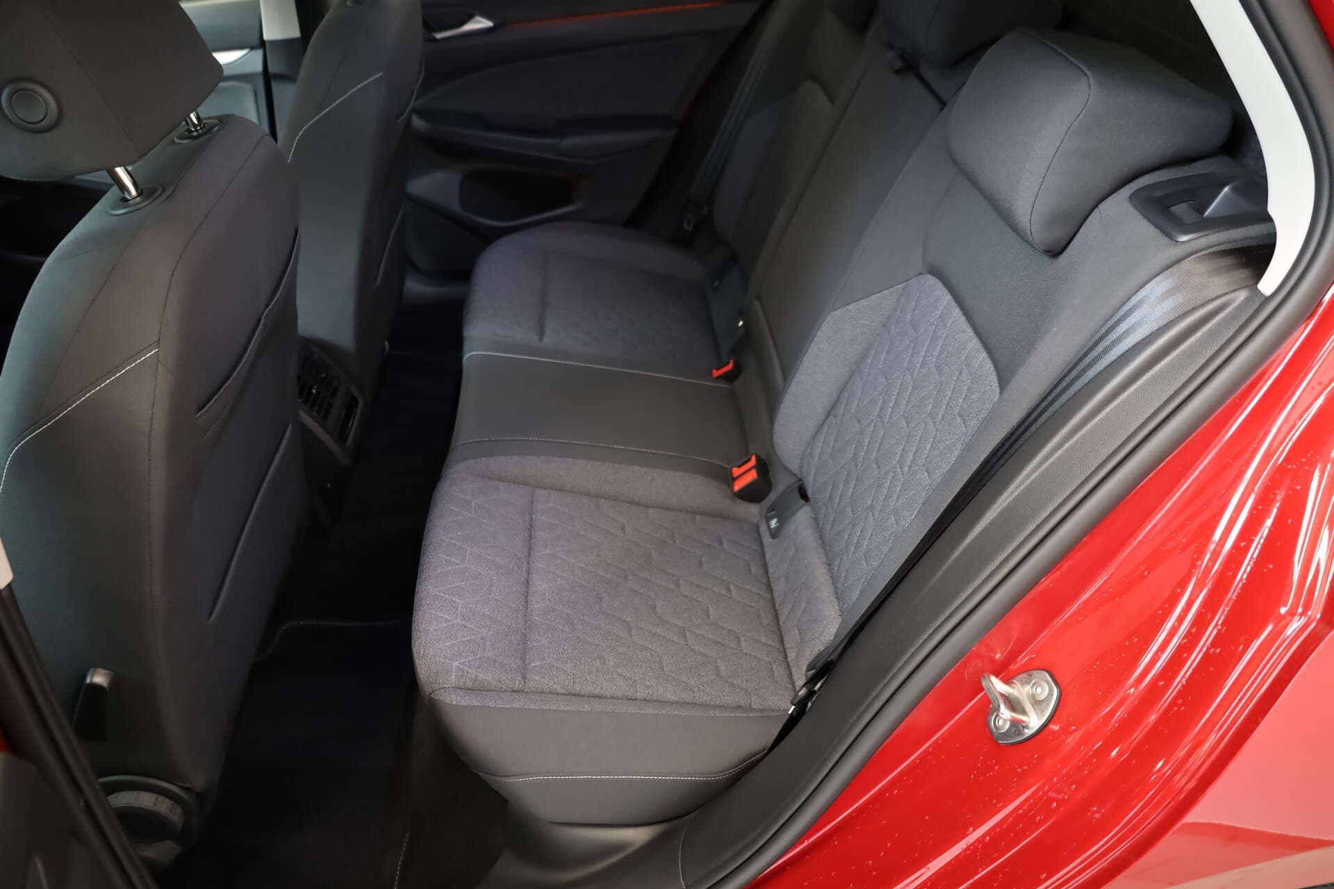 VOLKSWAGEN Golf, photo 16 sur 17