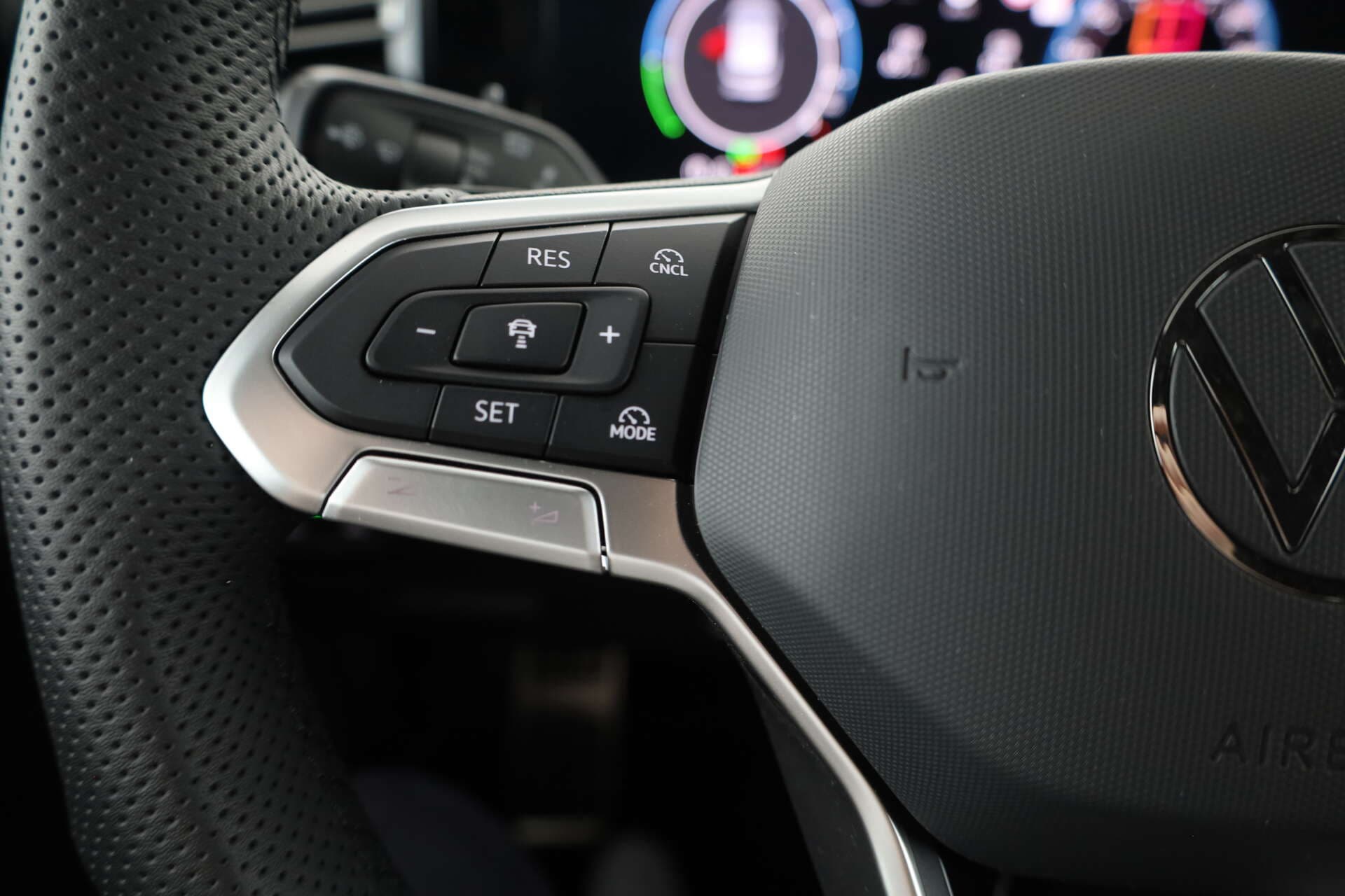 VOLKSWAGEN Tiguan, photo 15 sur 17