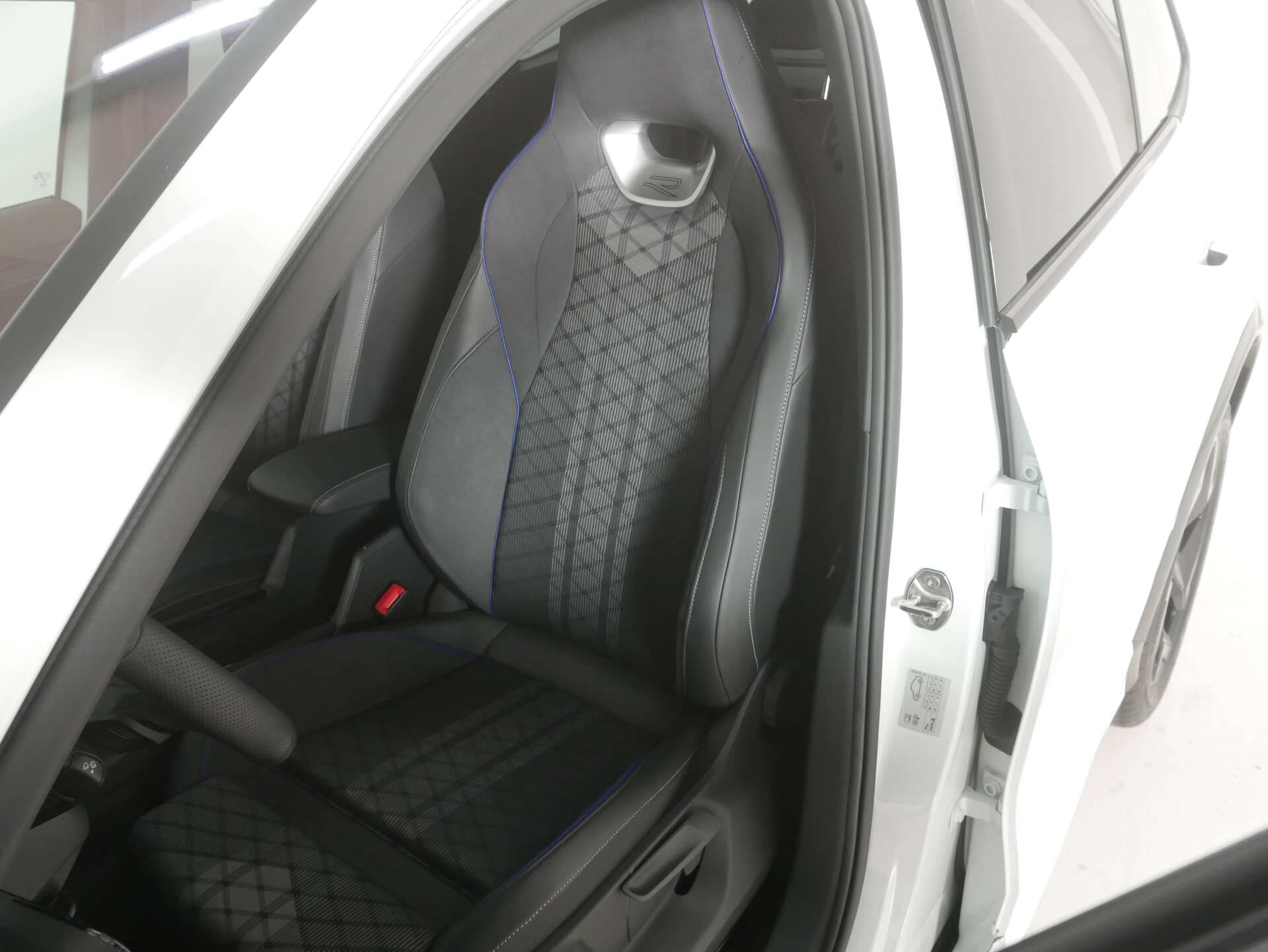 VOLKSWAGEN Tiguan, photo 12 sur 17