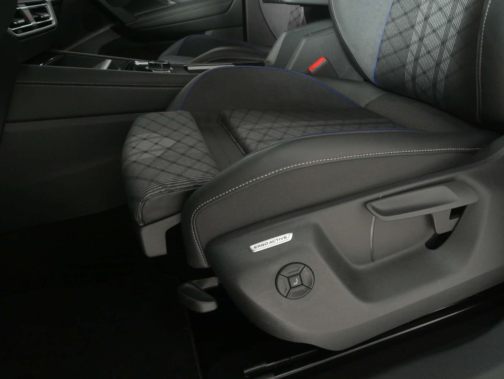 VOLKSWAGEN Tiguan, photo 14 sur 17