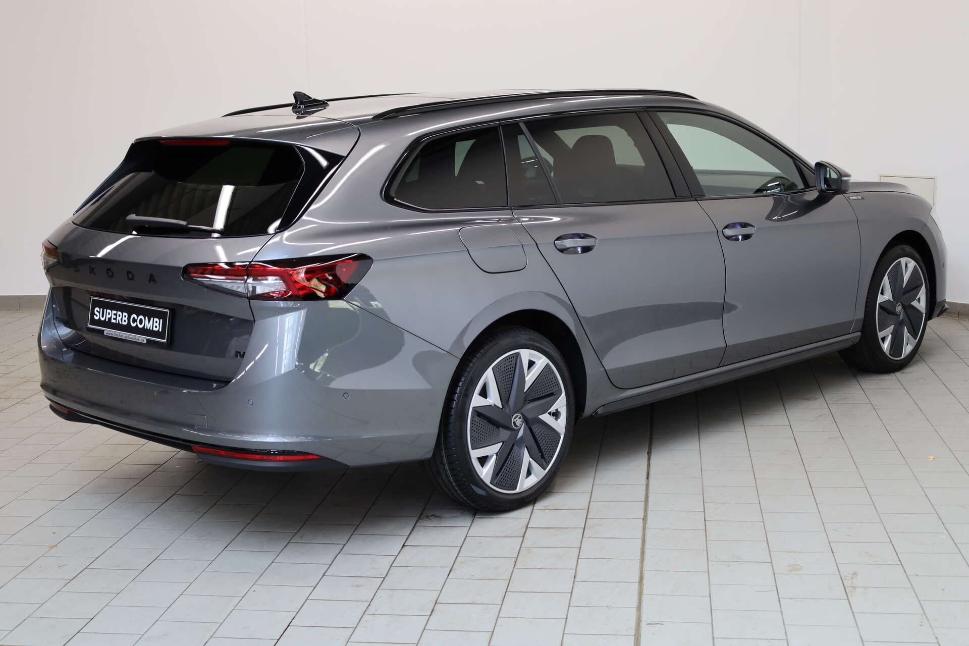 SKODA Superb Combi, photo 3 sur 17