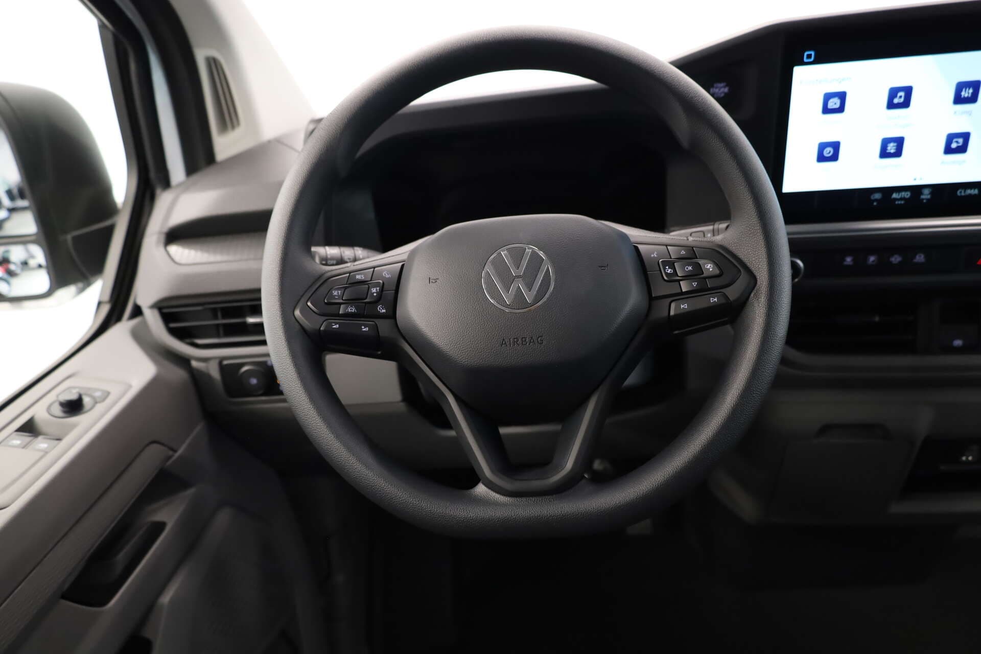 VOLKSWAGEN NUTZFAHRZEUGE T7 Kombi, photo 6 sur 16